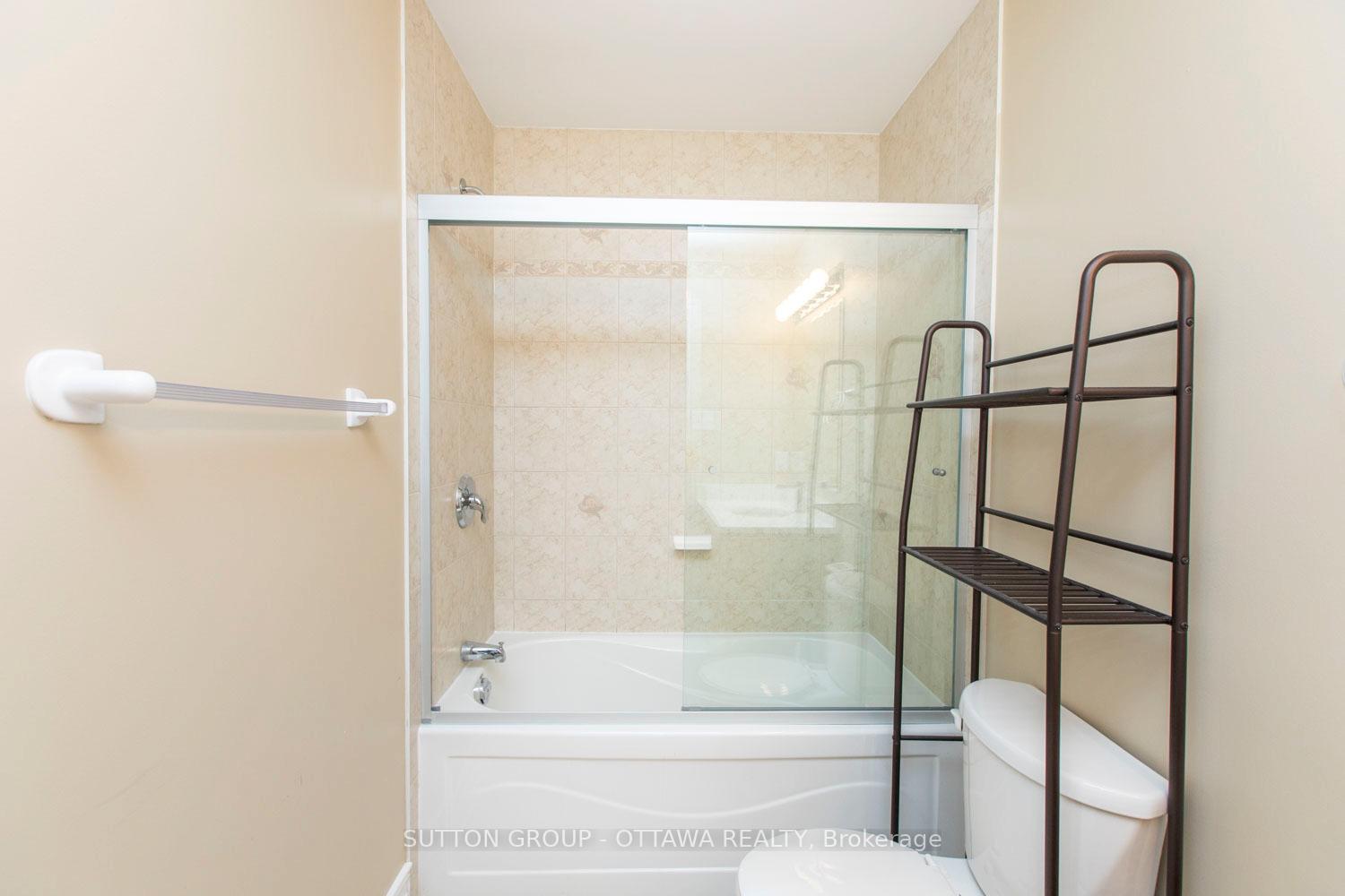 Photo 16 of 3252 River Rock Avenue, Ottawa, Barrhaven - Half Moon Bay — HOMEH