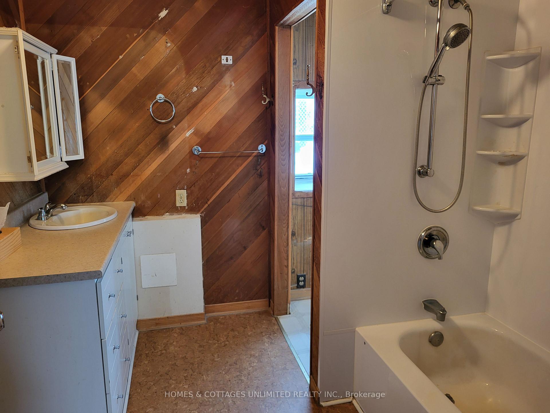 Photo 10 of 153 Cedar Avenue, Beckwith, Beckwith Twp — HOMEH