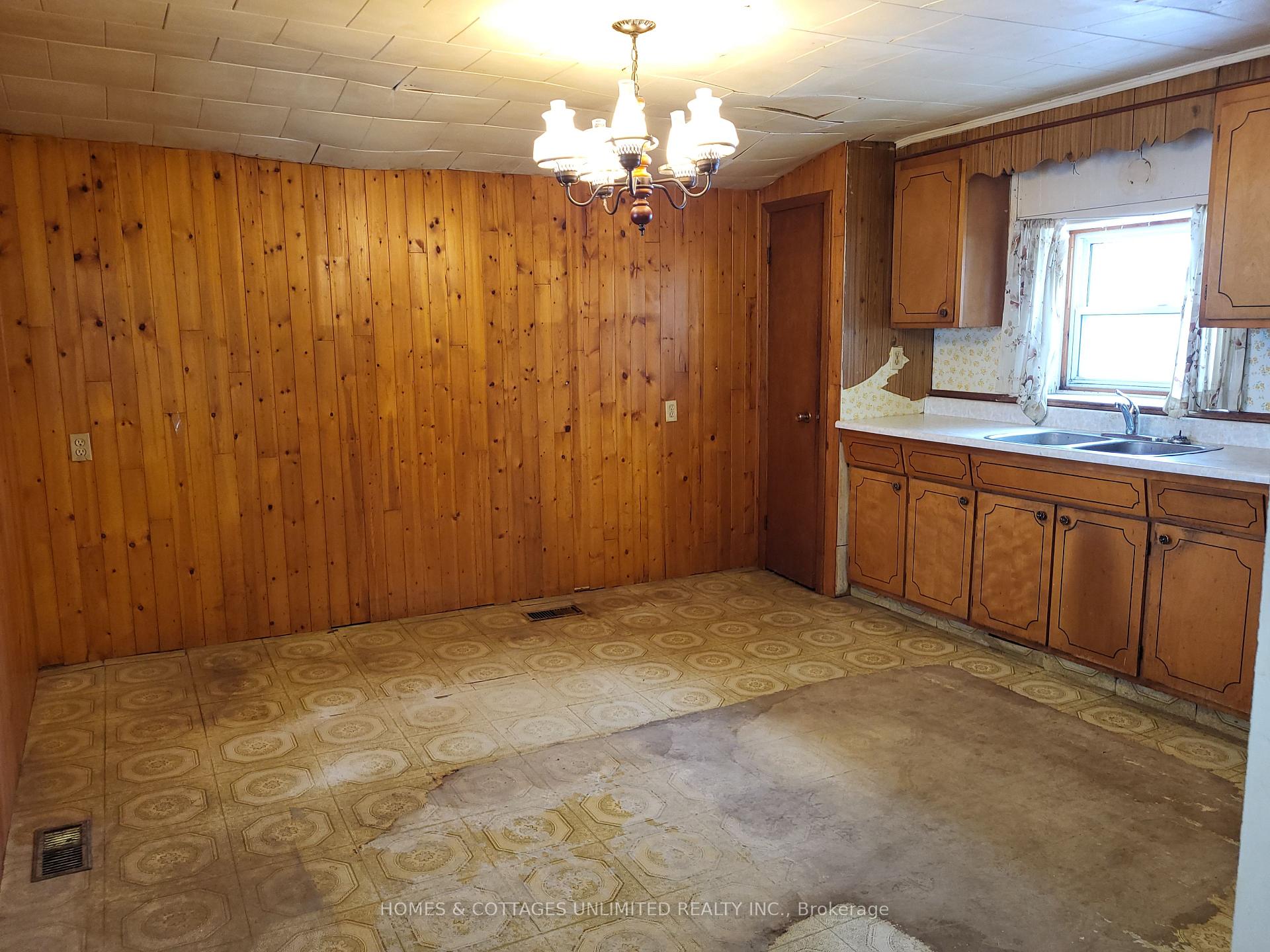 Photo 17 of 153 Cedar Avenue, Beckwith, Beckwith Twp — HOMEH