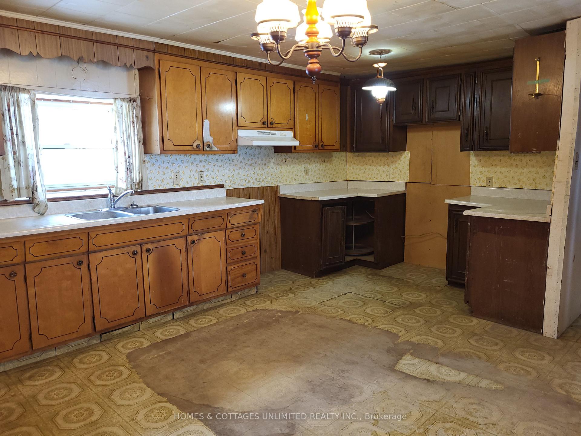 Photo 18 of 153 Cedar Avenue, Beckwith, Beckwith Twp — HOMEH