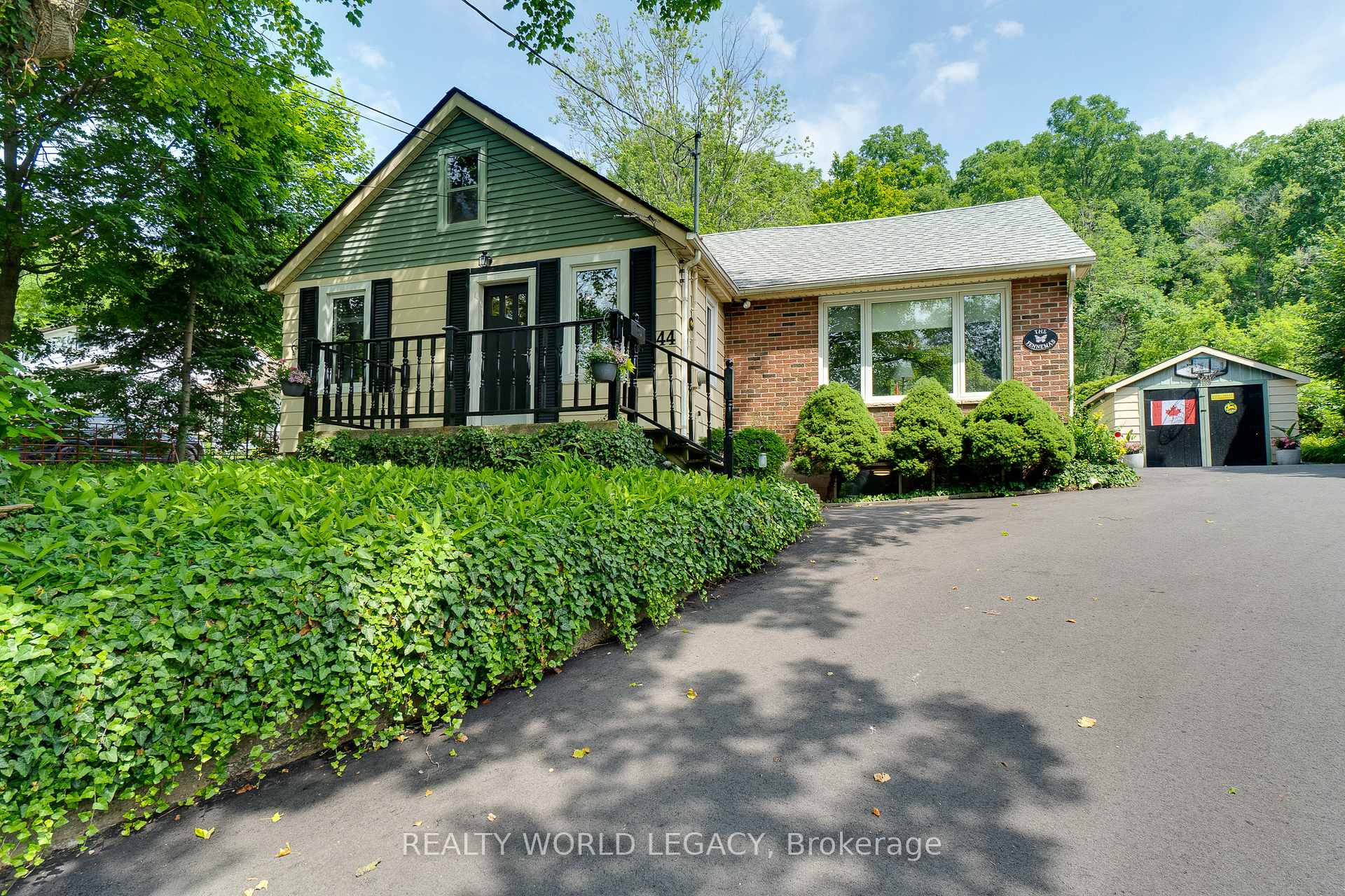 Photo 1 of 44 Parkside Avenue, Hamilton, Dundas — HOMEH
