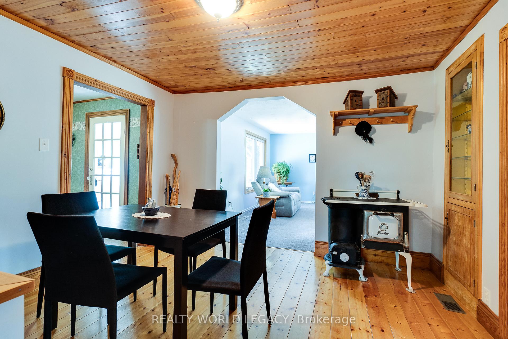 Photo 8 of 44 Parkside Avenue, Hamilton, Dundas — HOMEH