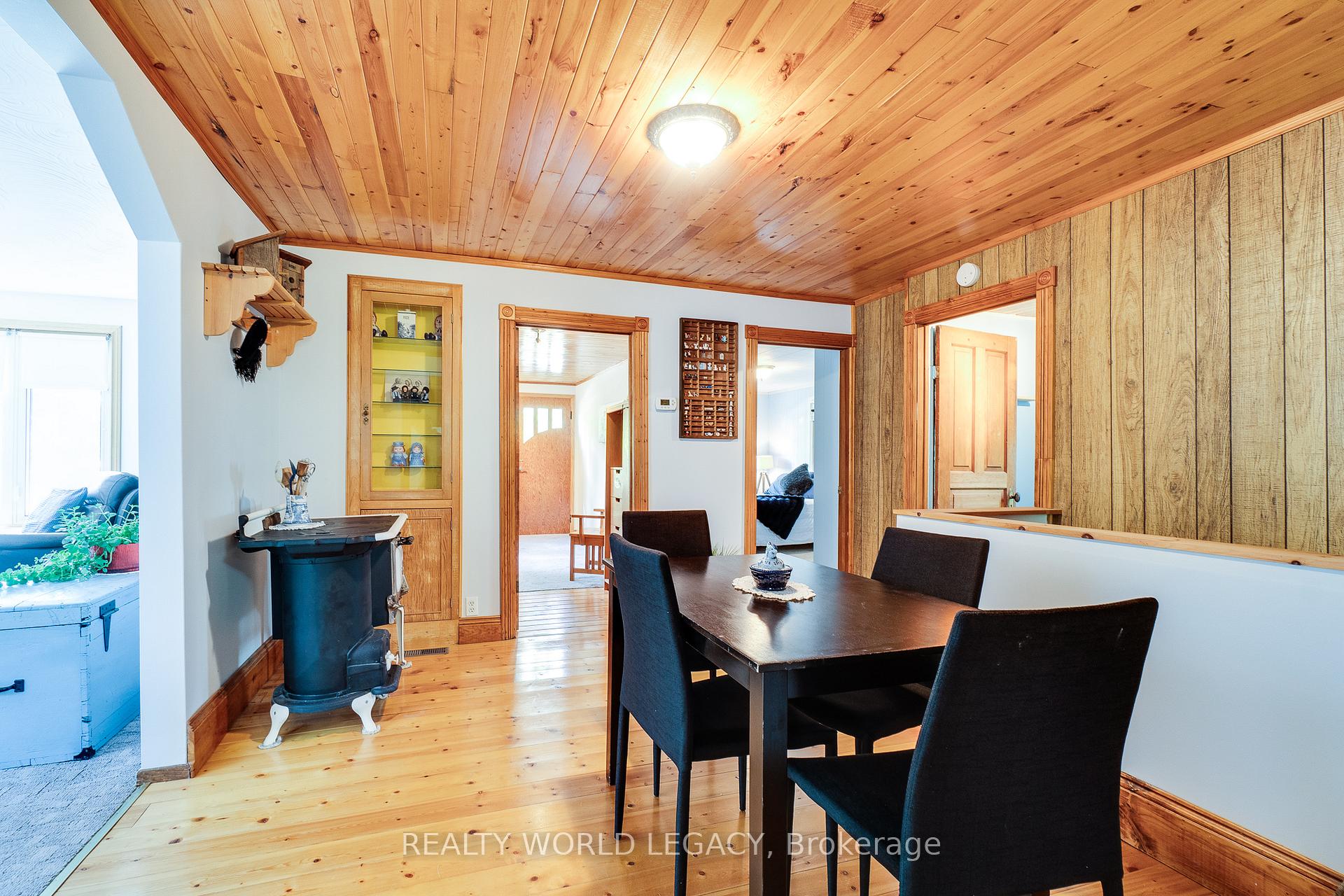 Photo 9 of 44 Parkside Avenue, Hamilton, Dundas — HOMEH