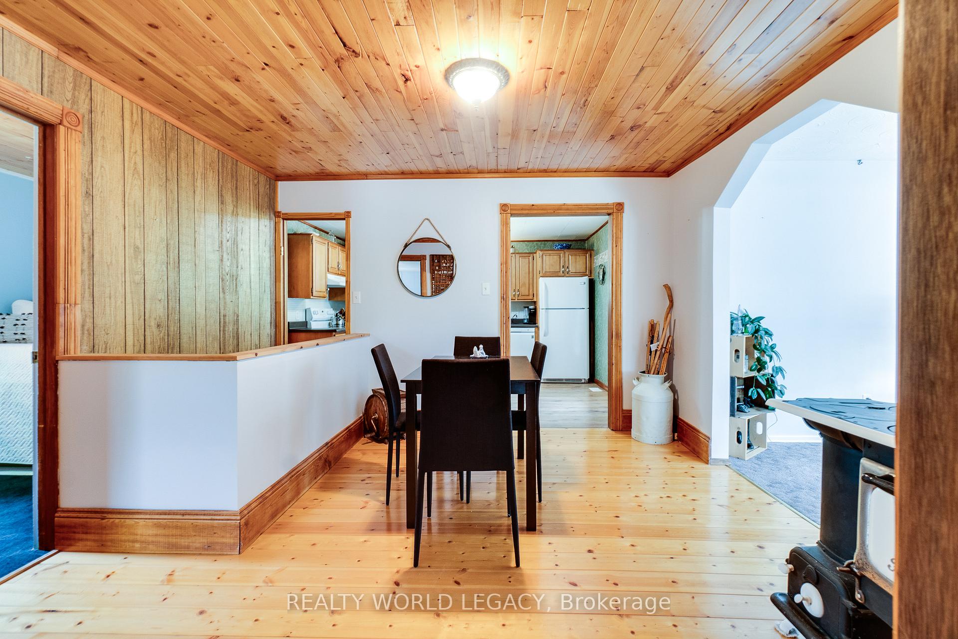 Photo 10 of 44 Parkside Avenue, Hamilton, Dundas — HOMEH