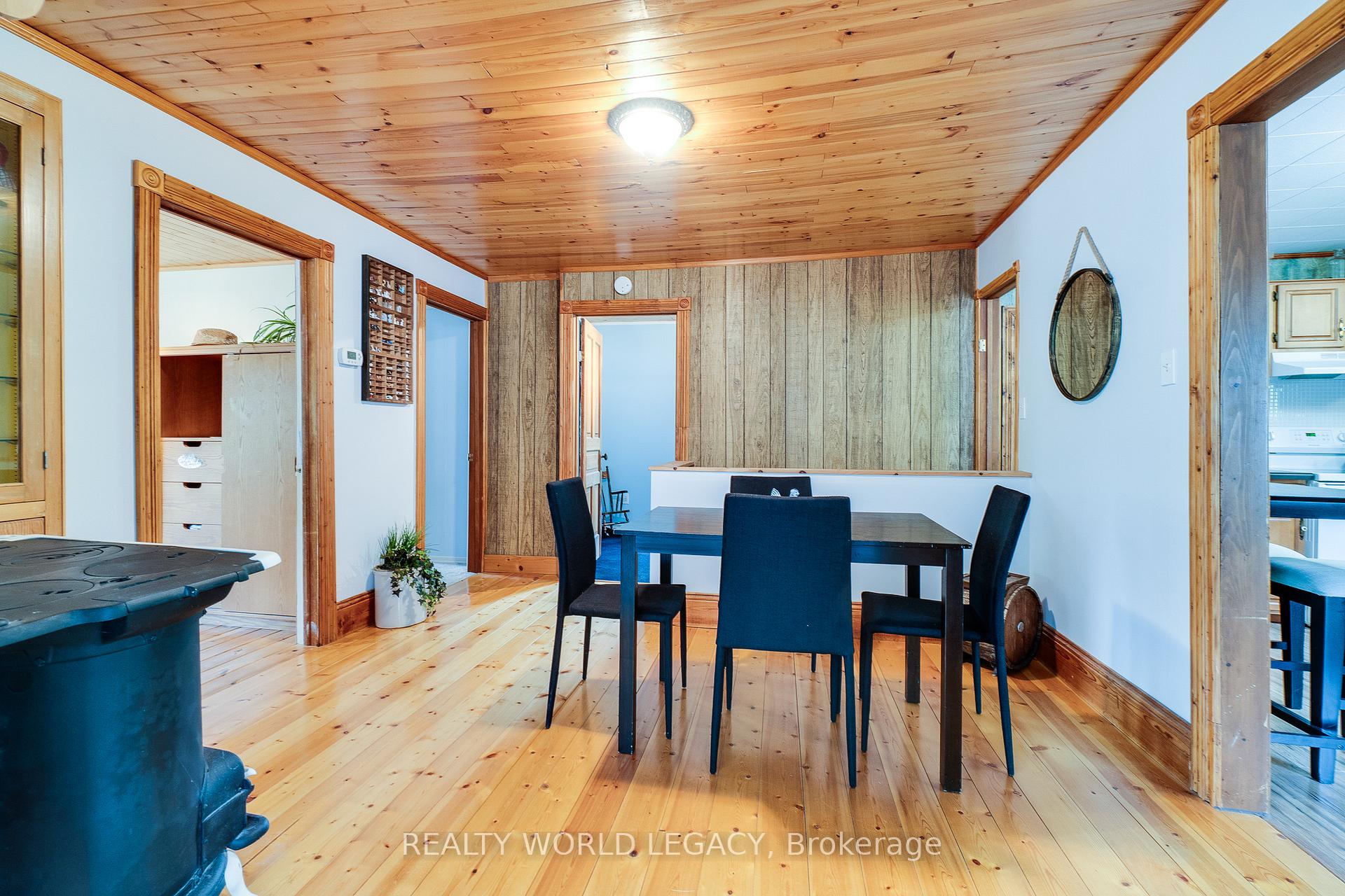 Photo 11 of 44 Parkside Avenue, Hamilton, Dundas — HOMEH
