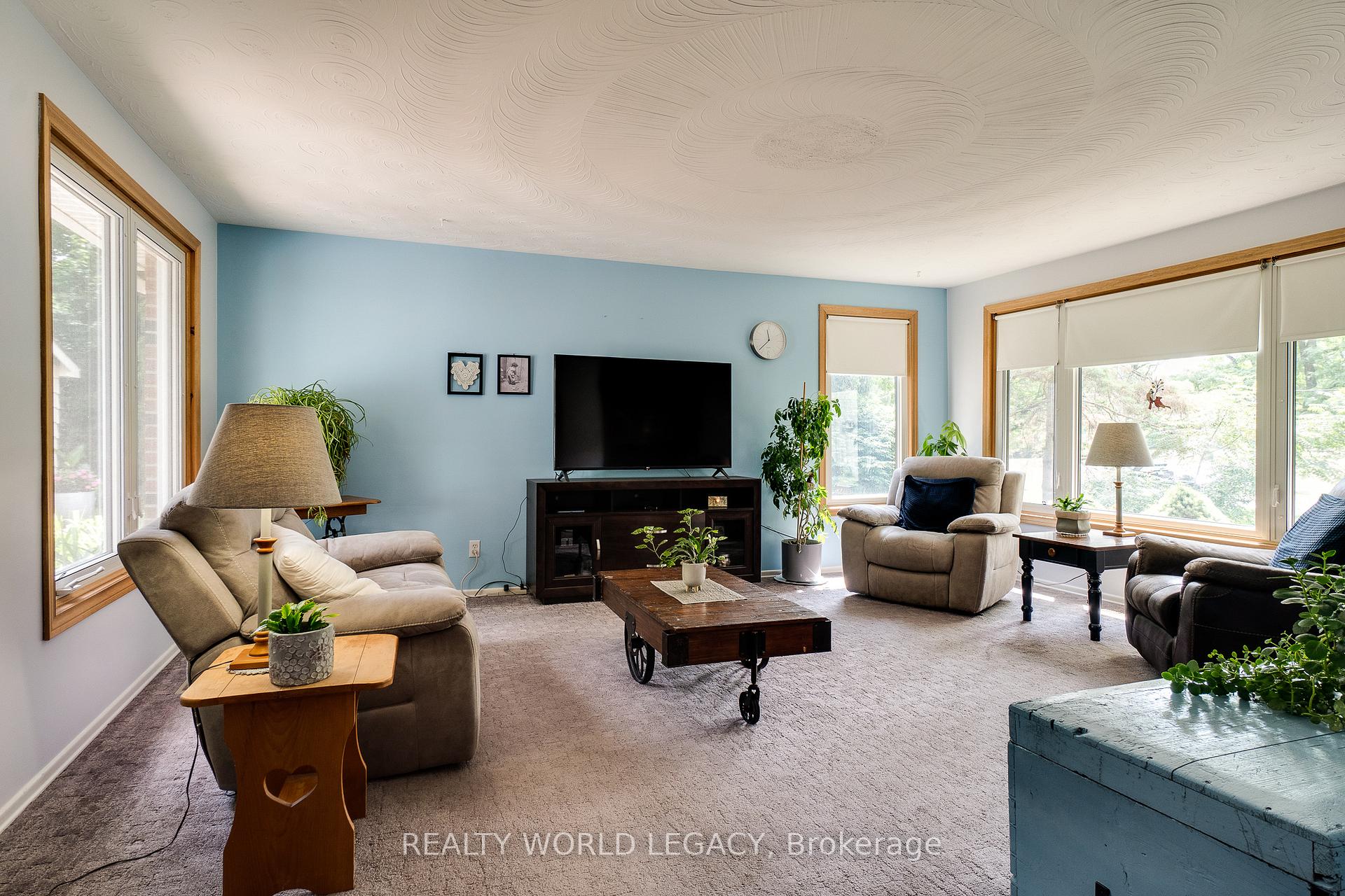 Photo 12 of 44 Parkside Avenue, Hamilton, Dundas — HOMEH