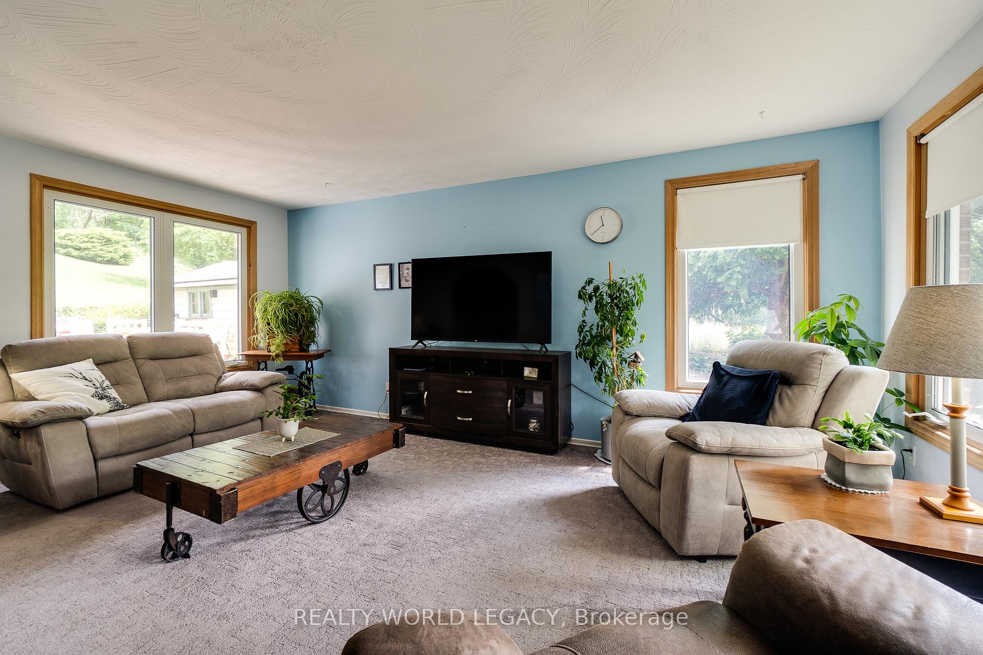 Photo 14 of 44 Parkside Avenue, Hamilton, Dundas — HOMEH