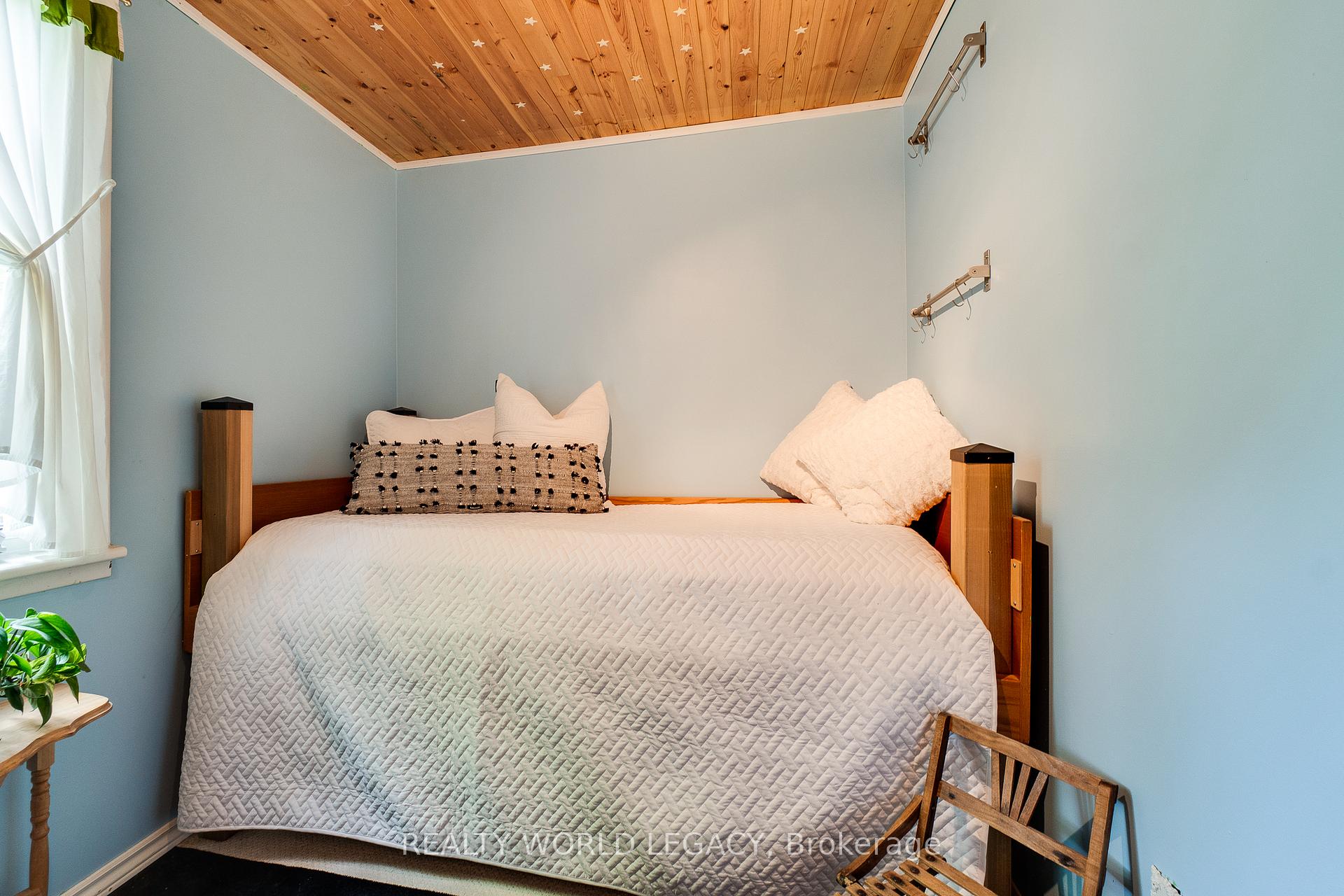 Photo 19 of 44 Parkside Avenue, Hamilton, Dundas — HOMEH