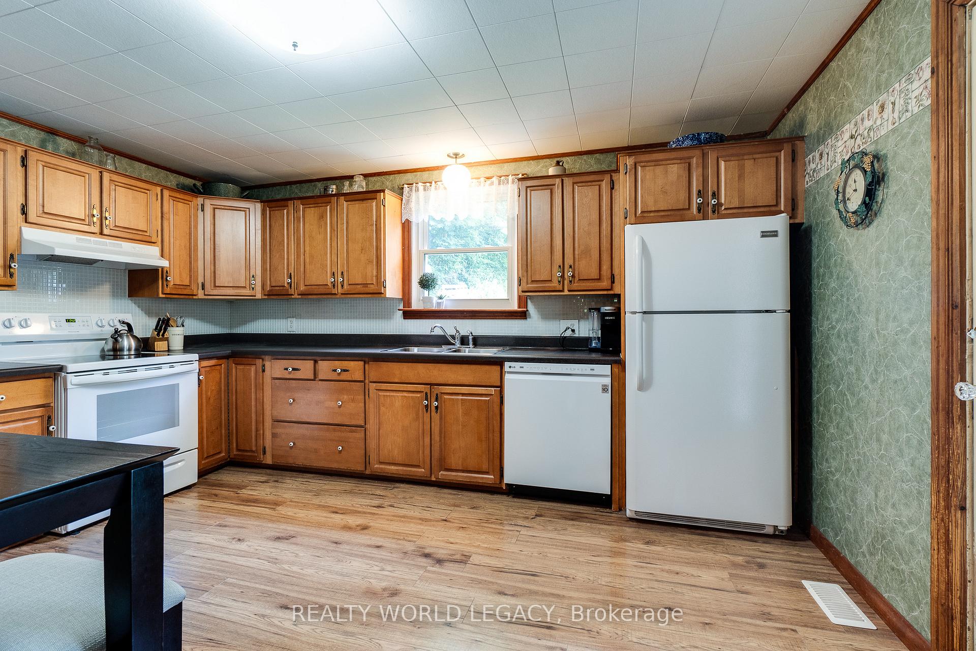 Photo 20 of 44 Parkside Avenue, Hamilton, Dundas — HOMEH