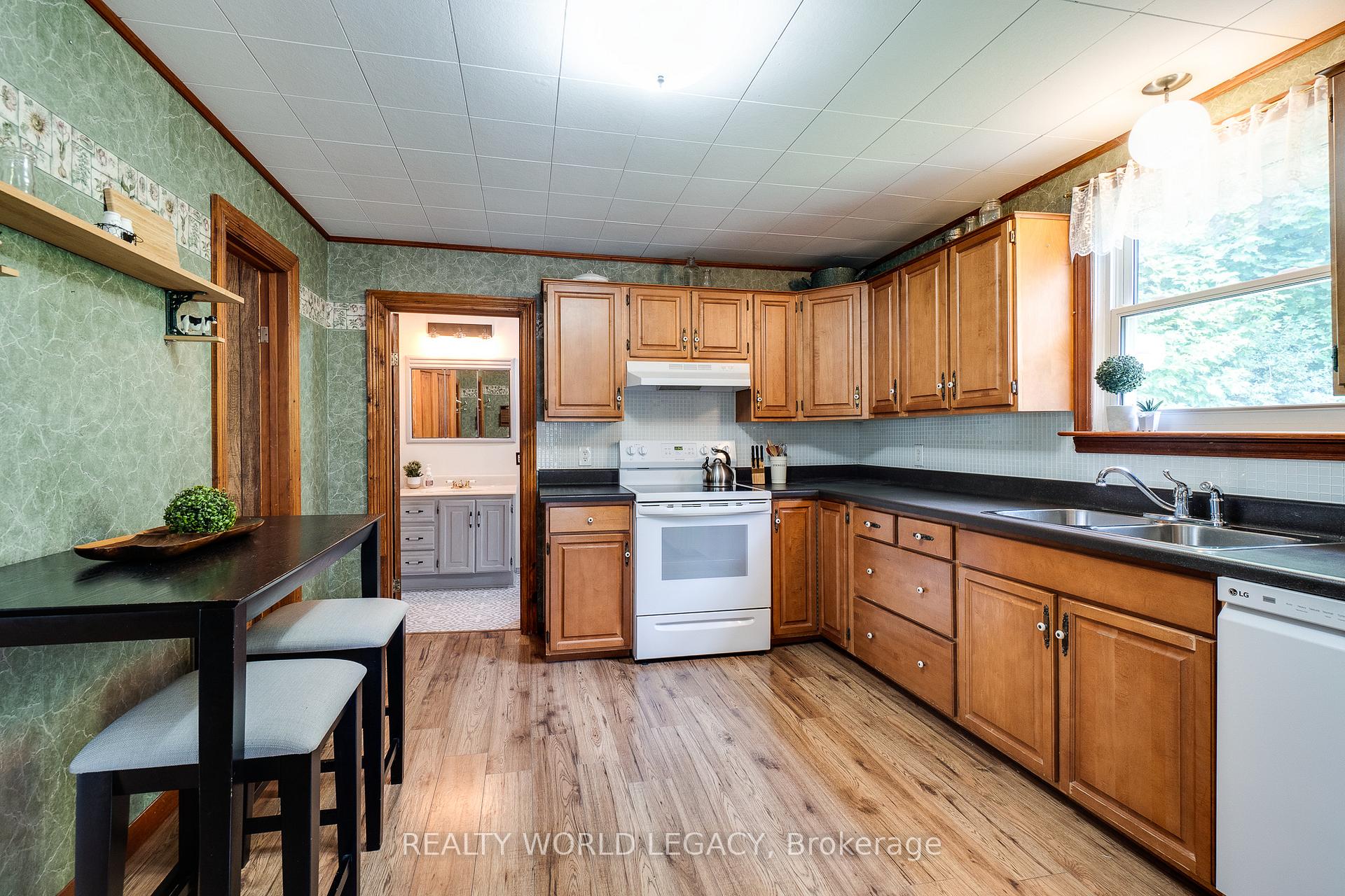Photo 21 of 44 Parkside Avenue, Hamilton, Dundas — HOMEH