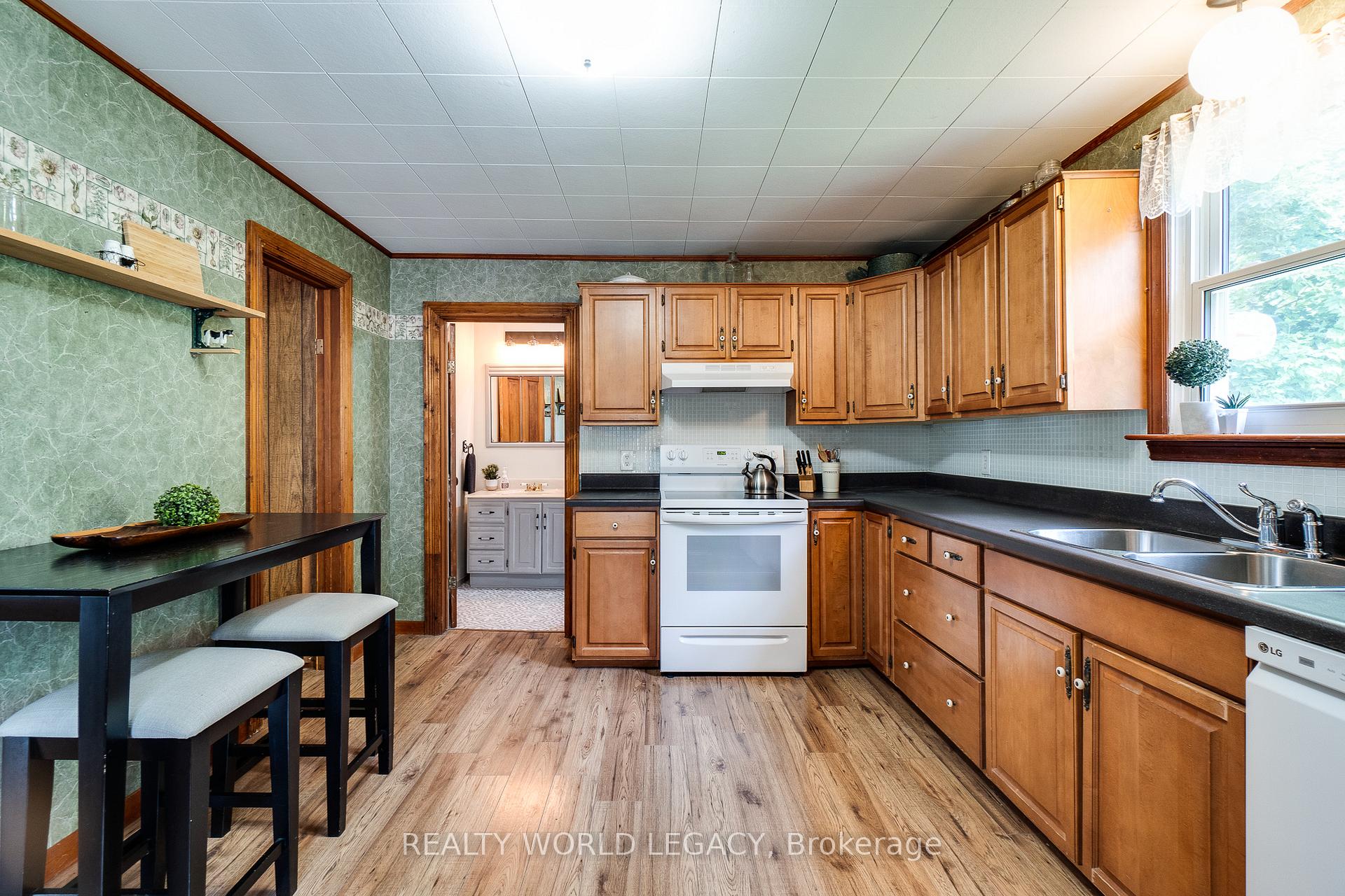 Photo 22 of 44 Parkside Avenue, Hamilton, Dundas — HOMEH