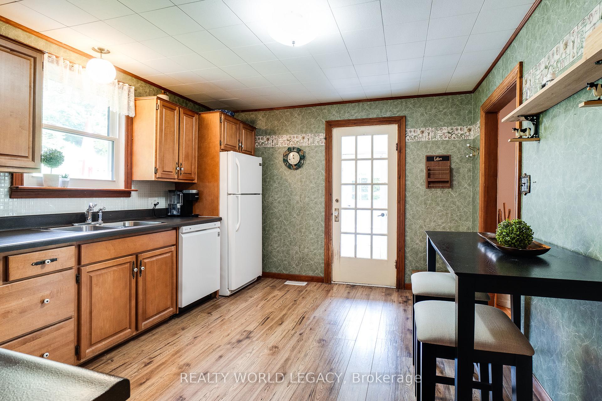 Photo 24 of 44 Parkside Avenue, Hamilton, Dundas — HOMEH