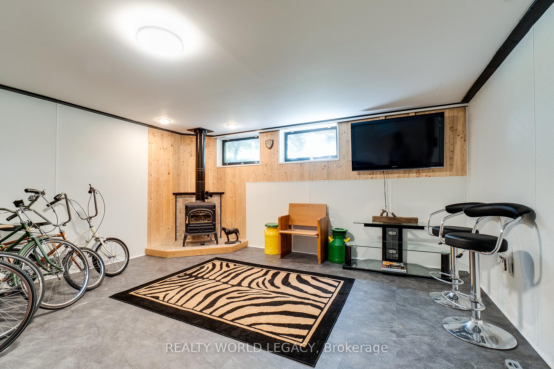 Photo 32 of 44 Parkside Avenue, Hamilton, Dundas — HOMEH