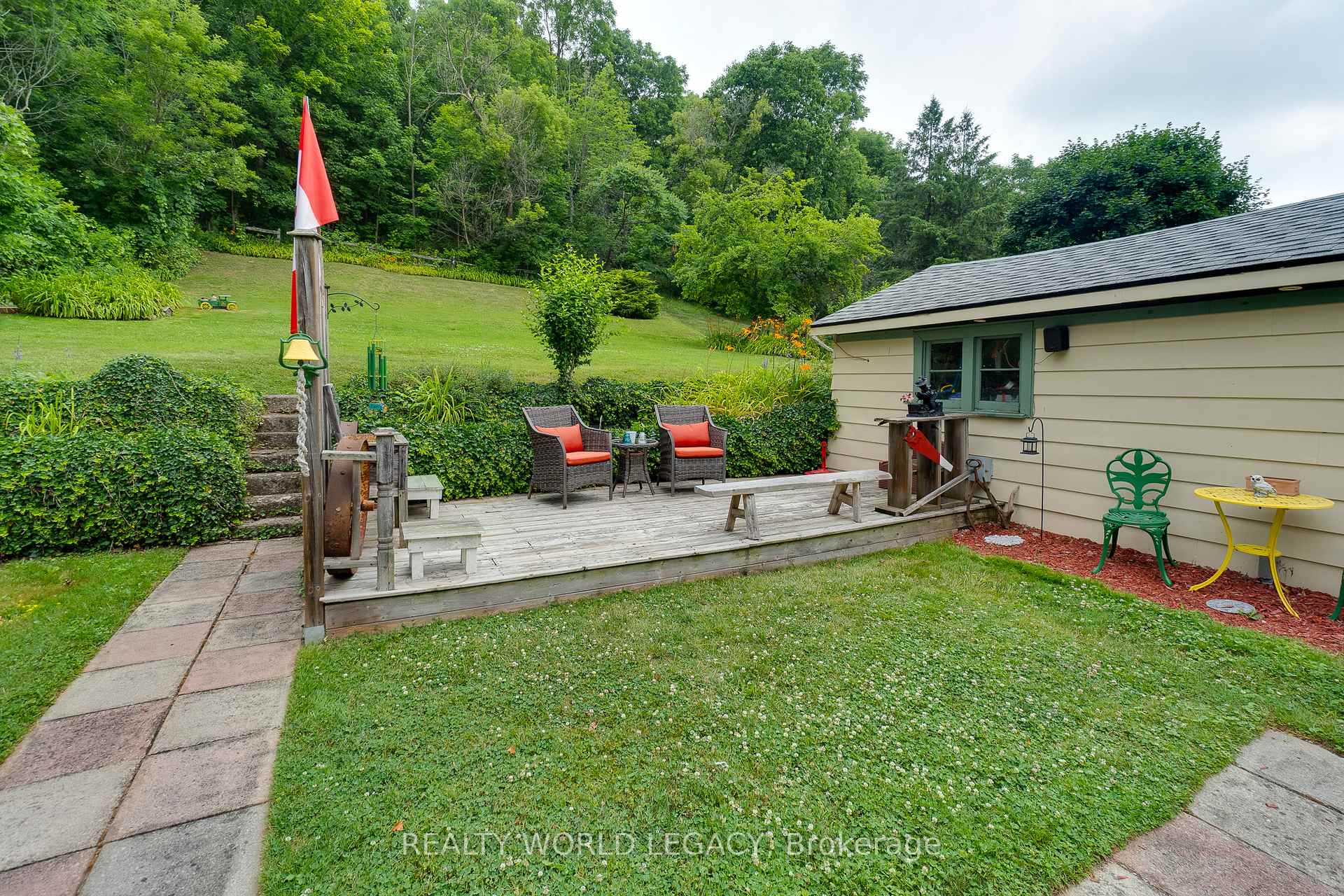 Photo 36 of 44 Parkside Avenue, Hamilton, Dundas — HOMEH