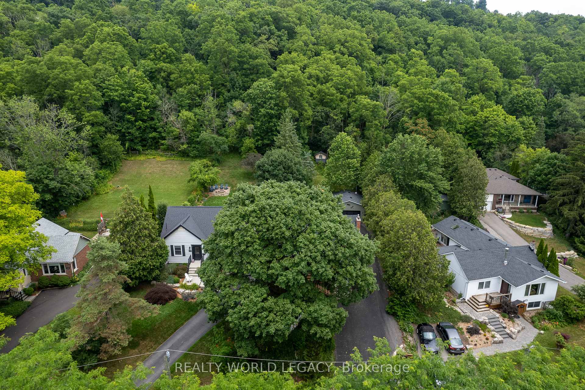 Photo 45 of 44 Parkside Avenue, Hamilton, Dundas — HOMEH
