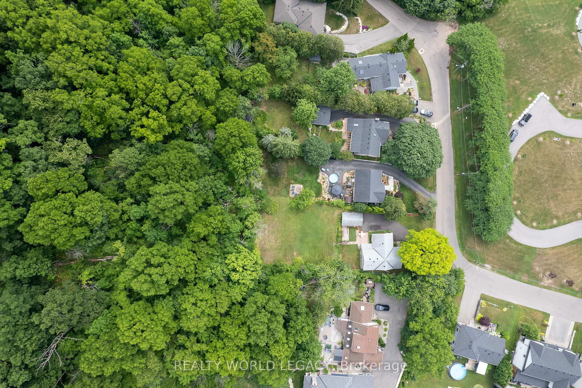 Photo 50 of 44 Parkside Avenue, Hamilton, Dundas — HOMEH