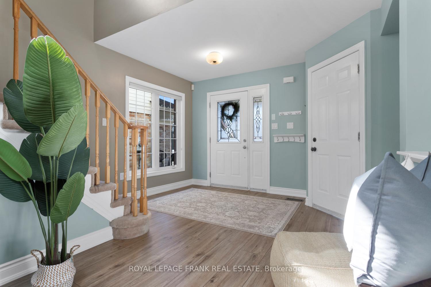 Photo 6 of 41 Sleeman Square, Clarington, Courtice — HOMEH