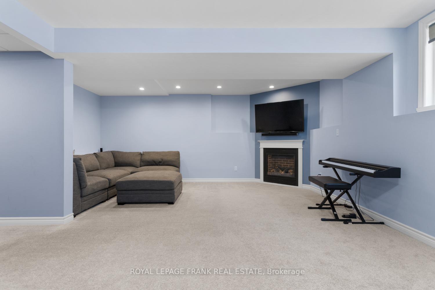 Photo 18 of 41 Sleeman Square, Clarington, Courtice — HOMEH