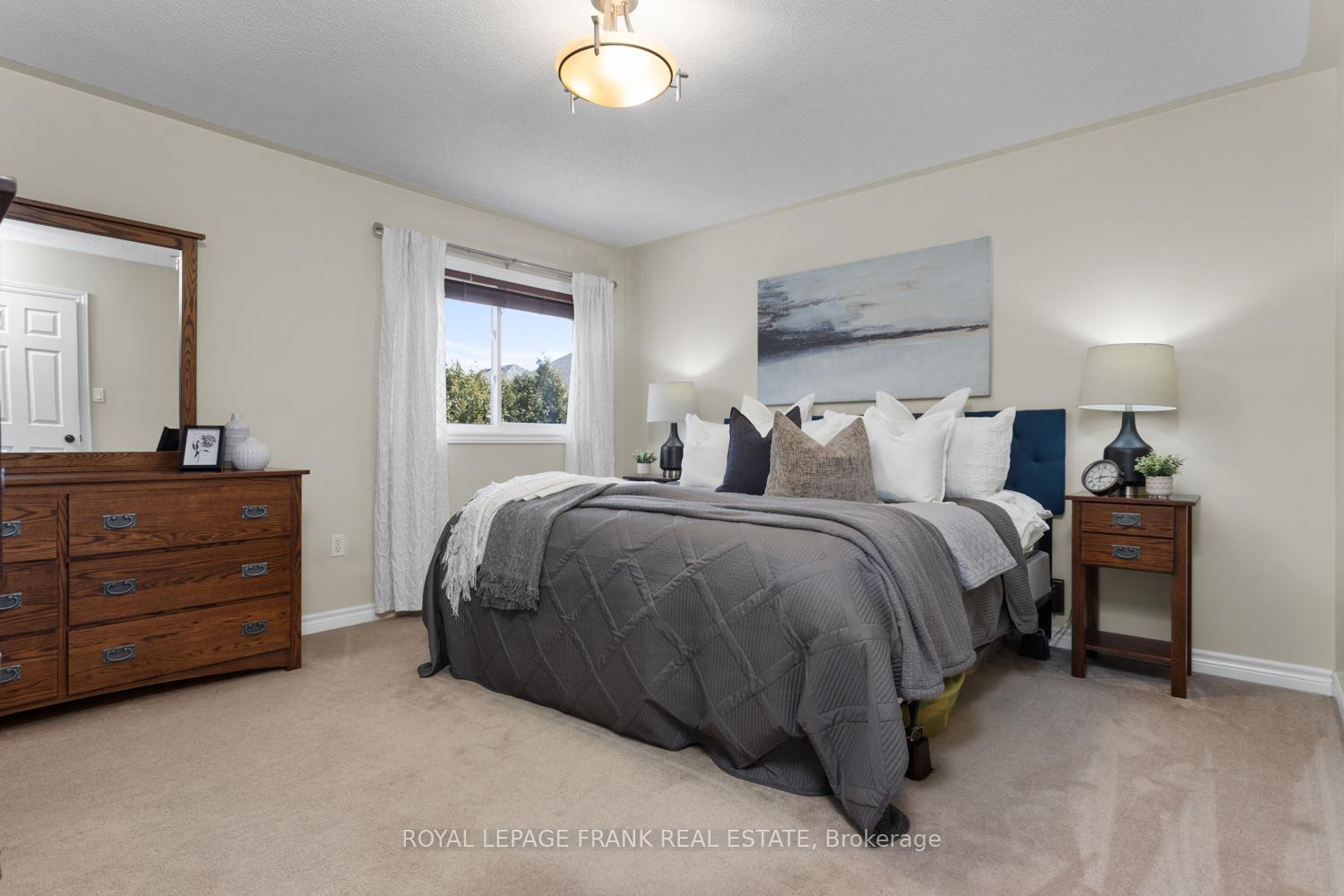 Photo 19 of 41 Sleeman Square, Clarington, Courtice — HOMEH