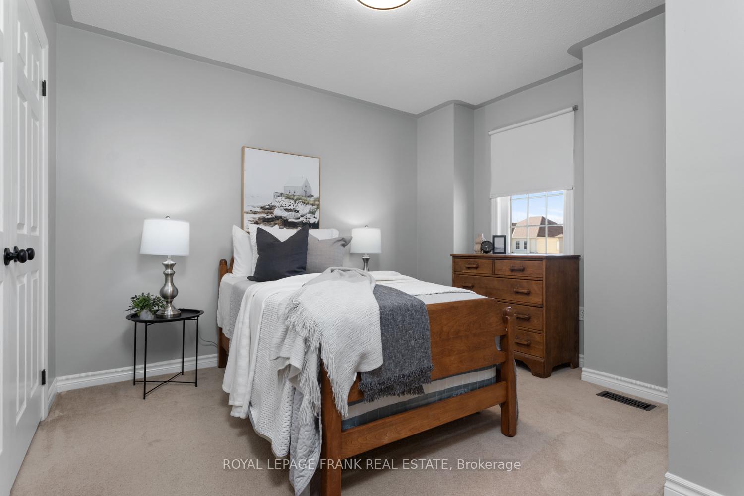 Photo 23 of 41 Sleeman Square, Clarington, Courtice — HOMEH