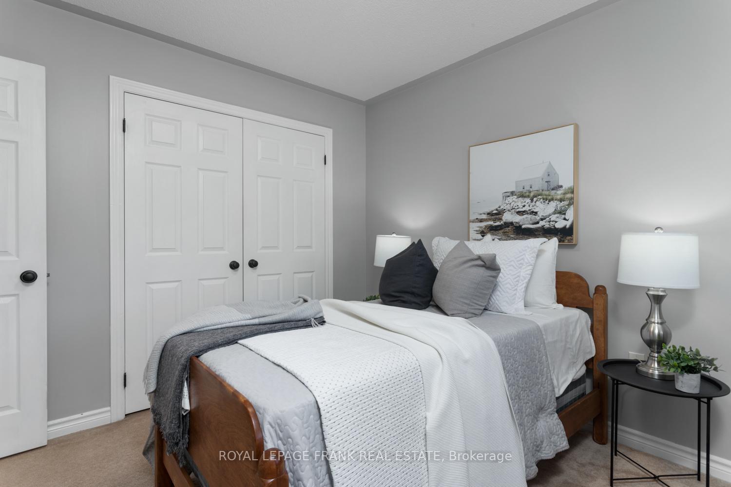 Photo 24 of 41 Sleeman Square, Clarington, Courtice — HOMEH