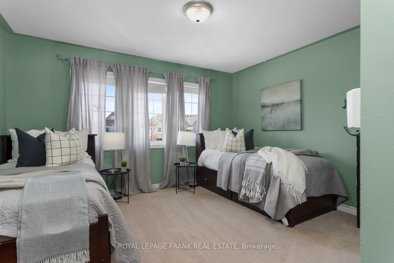 Photo 25 of 41 Sleeman Square, Clarington, Courtice — HOMEH