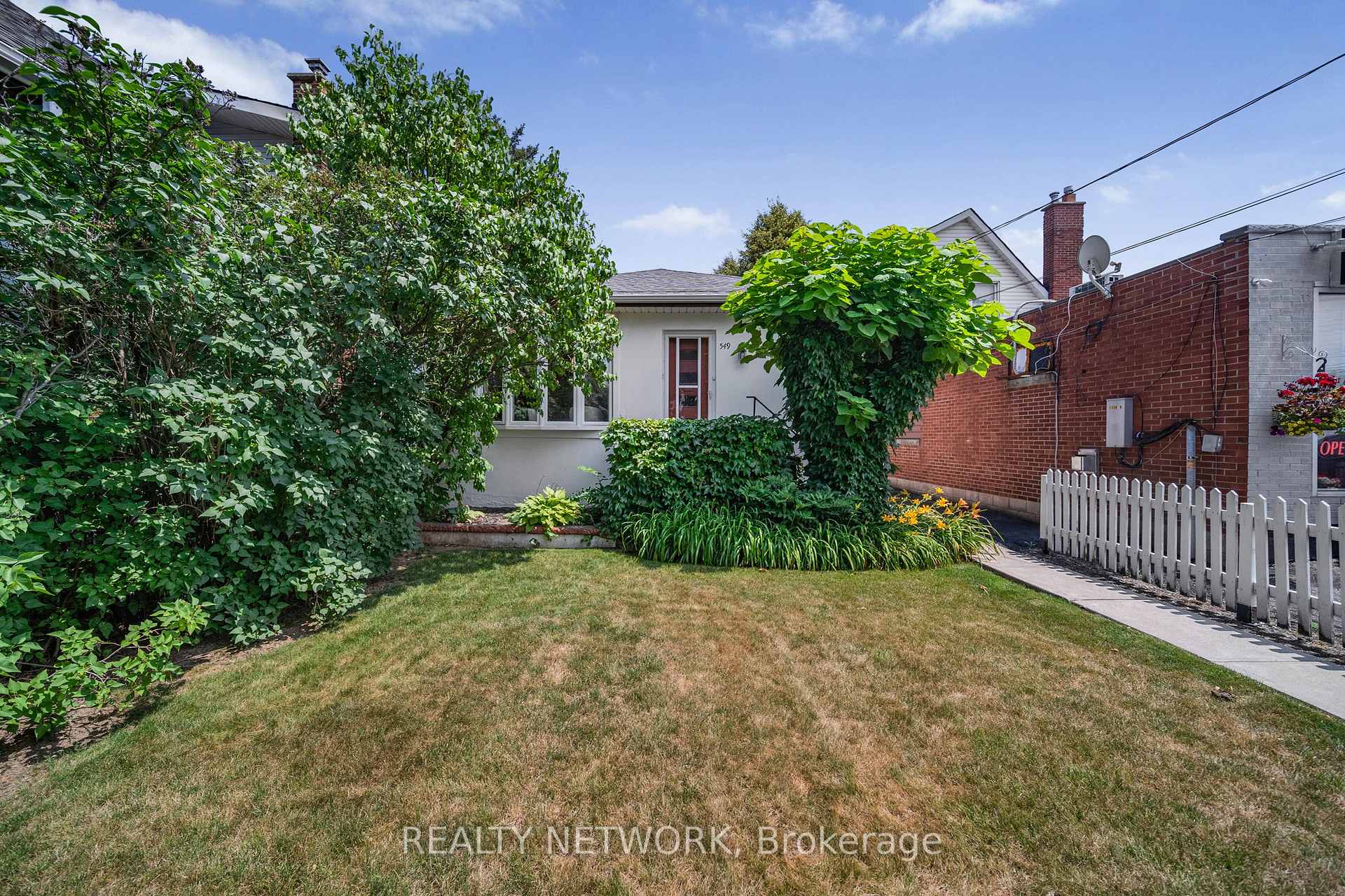 Photo 1 of 549 Upper Wentworth Street, Hamilton, Eastmount — HOMEH
