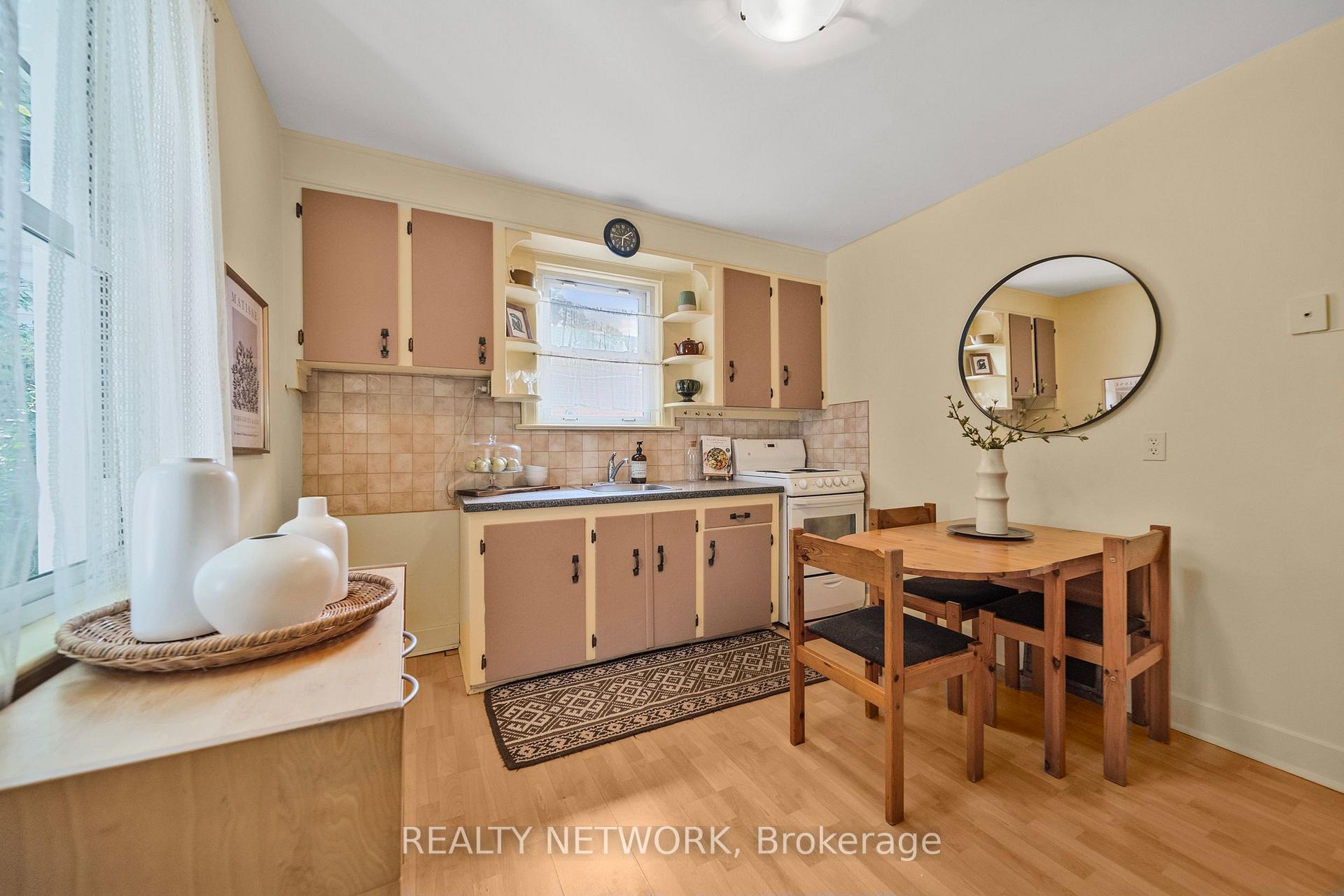 Photo 14 of 549 Upper Wentworth Street, Hamilton, Eastmount — HOMEH