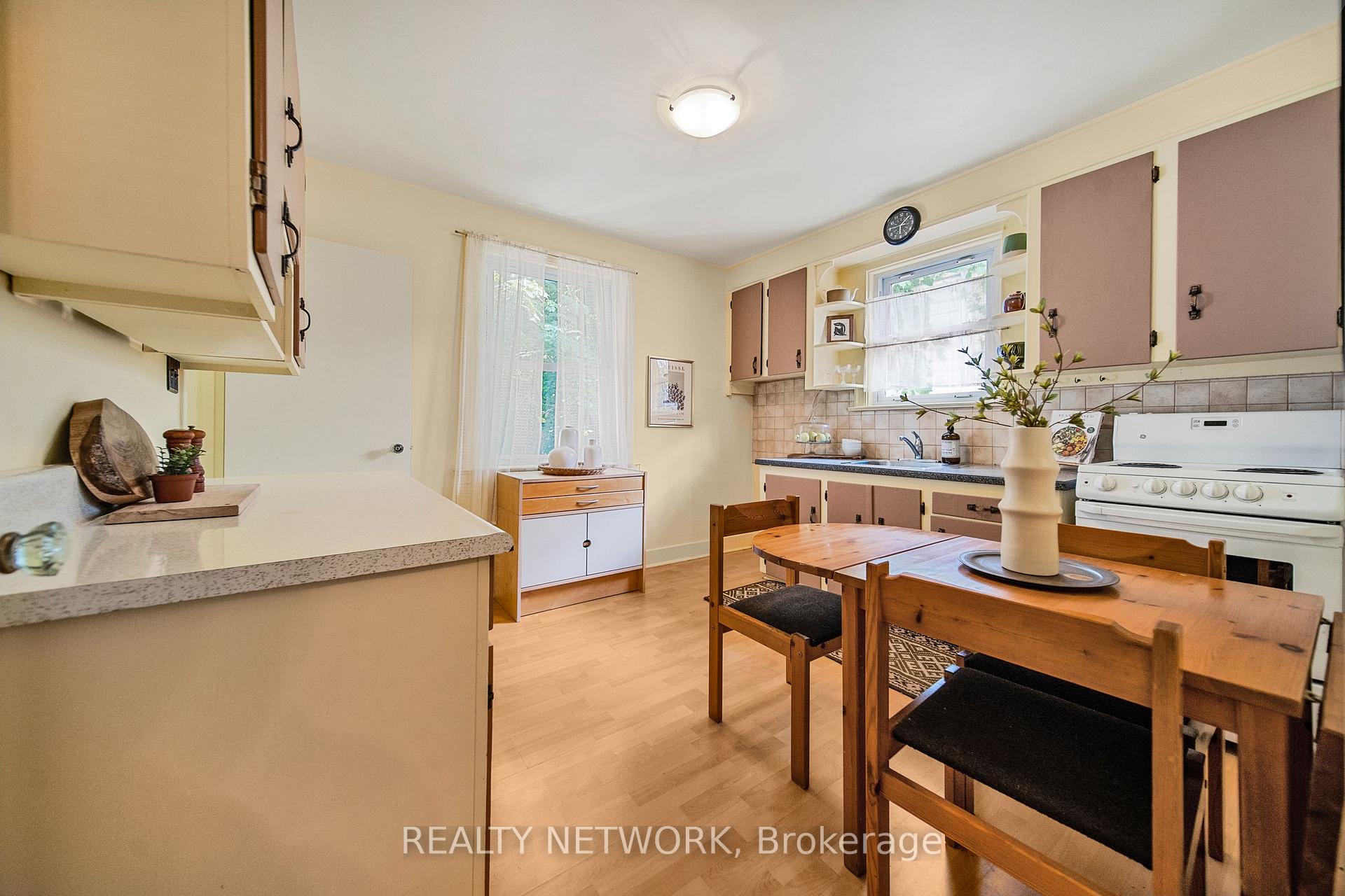 Photo 16 of 549 Upper Wentworth Street, Hamilton, Eastmount — HOMEH