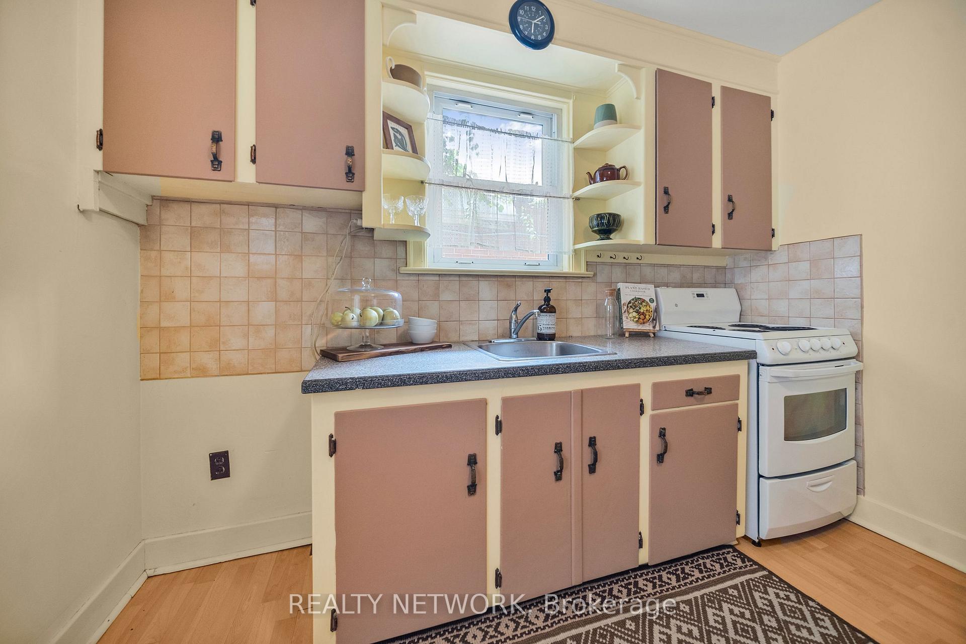 Photo 18 of 549 Upper Wentworth Street, Hamilton, Eastmount — HOMEH