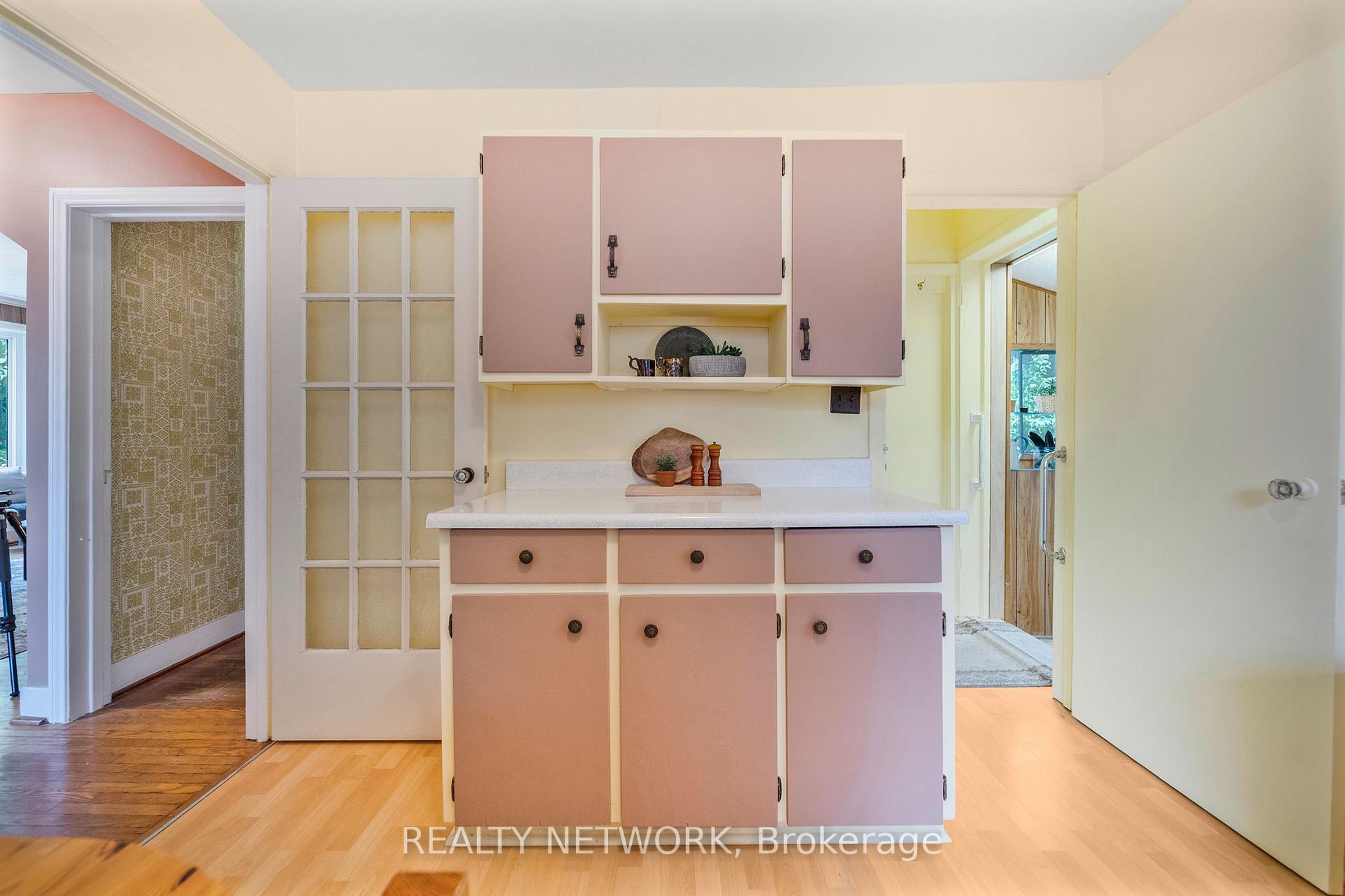 Photo 19 of 549 Upper Wentworth Street, Hamilton, Eastmount — HOMEH