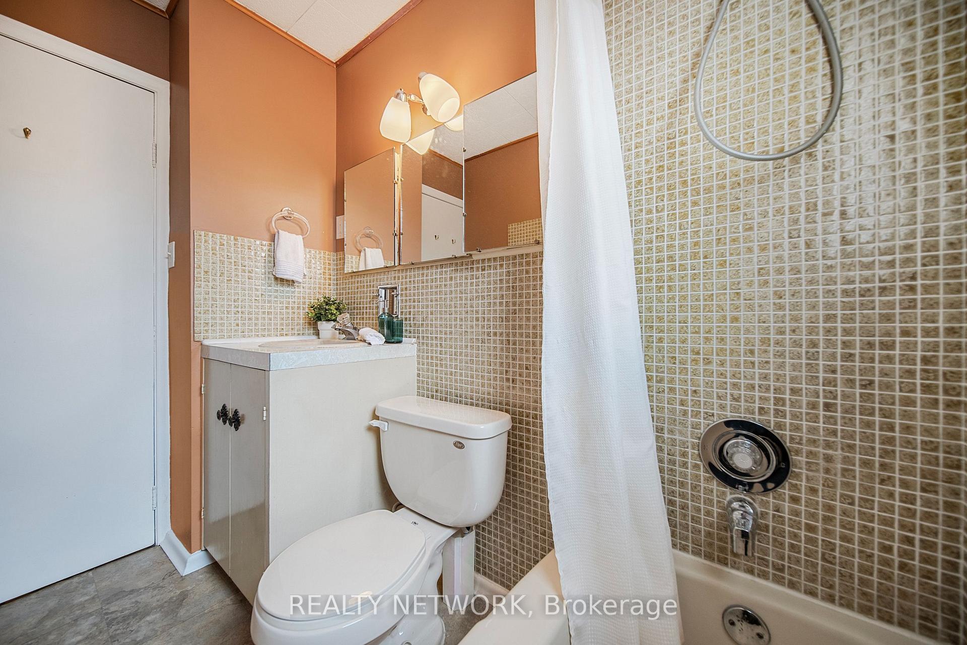 Photo 21 of 549 Upper Wentworth Street, Hamilton, Eastmount — HOMEH