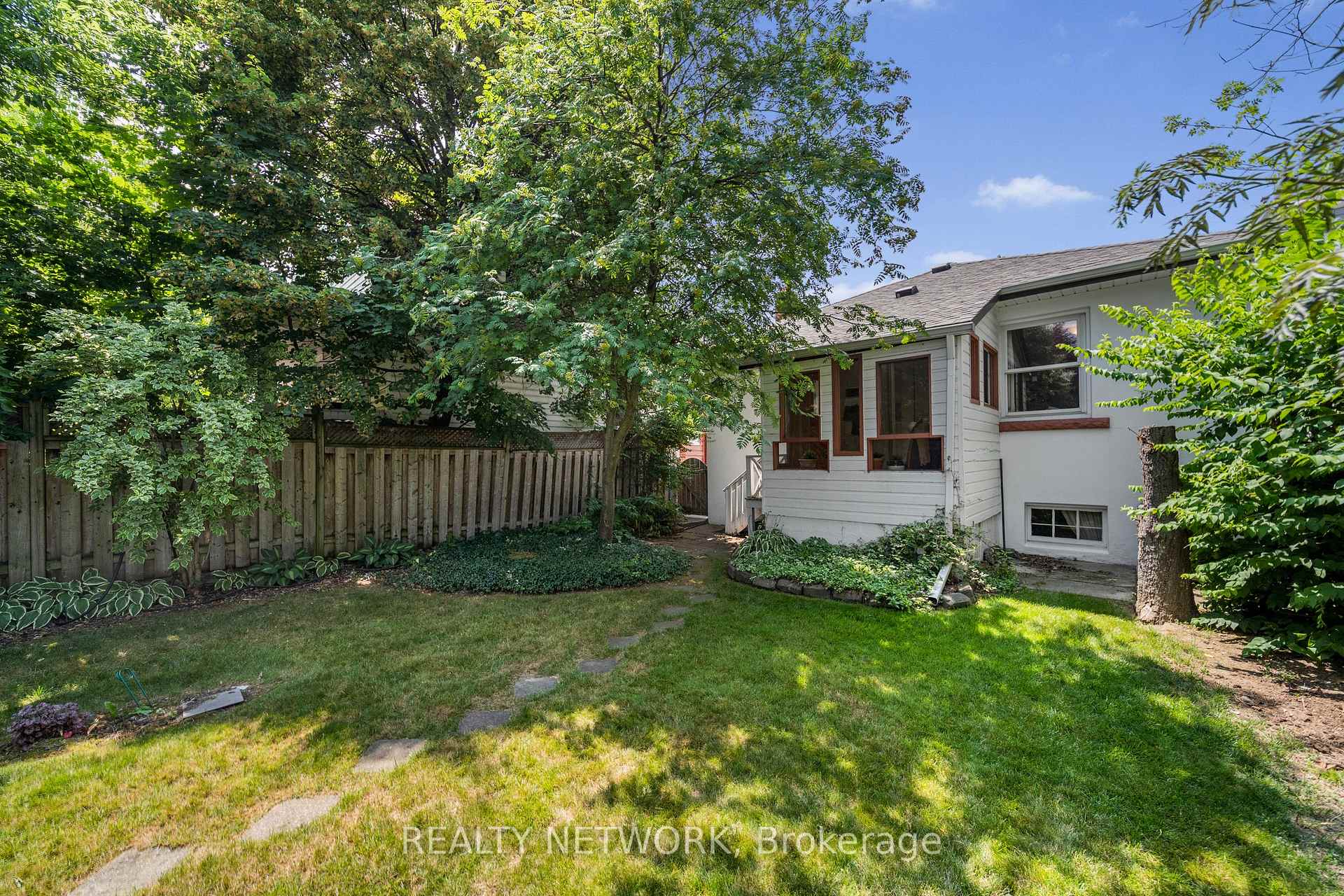 Photo 38 of 549 Upper Wentworth Street, Hamilton, Eastmount — HOMEH