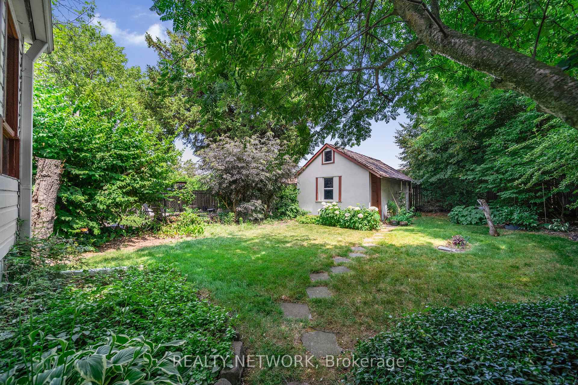 Photo 40 of 549 Upper Wentworth Street, Hamilton, Eastmount — HOMEH