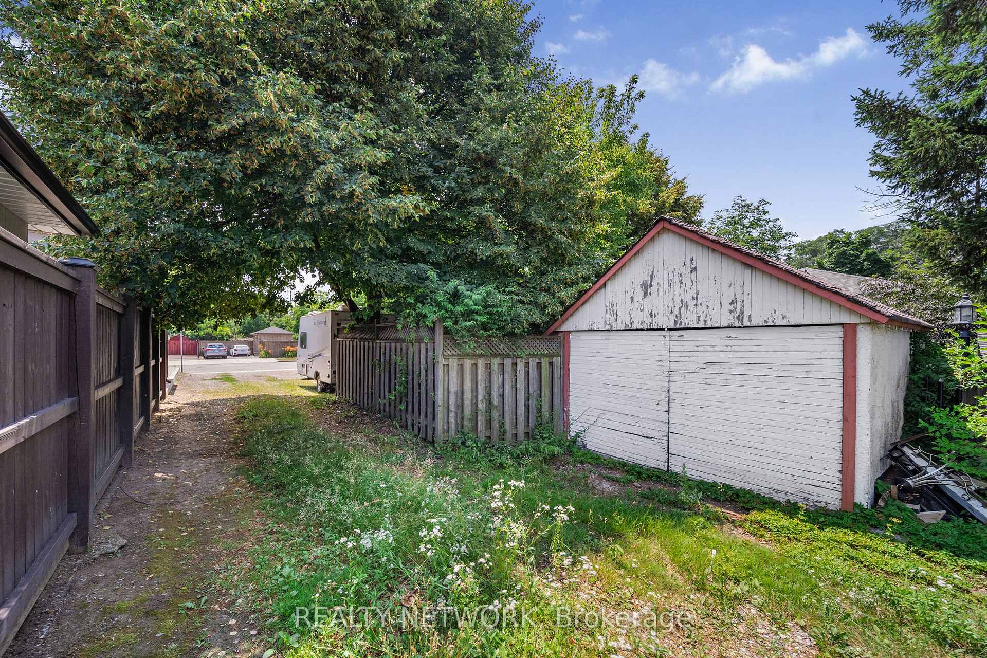 Photo 41 of 549 Upper Wentworth Street, Hamilton, Eastmount — HOMEH
