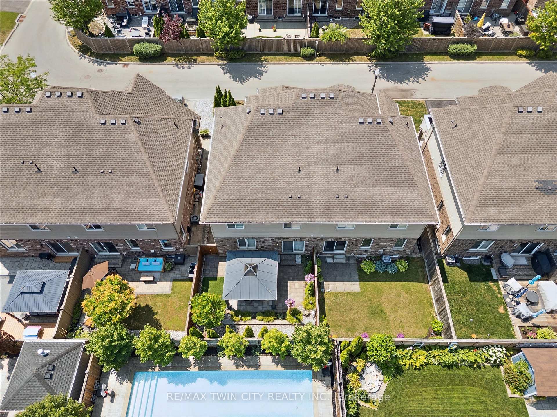 Photo 7 of 79 Padua Crescent, Hamilton, Lakeshore — HOMEH