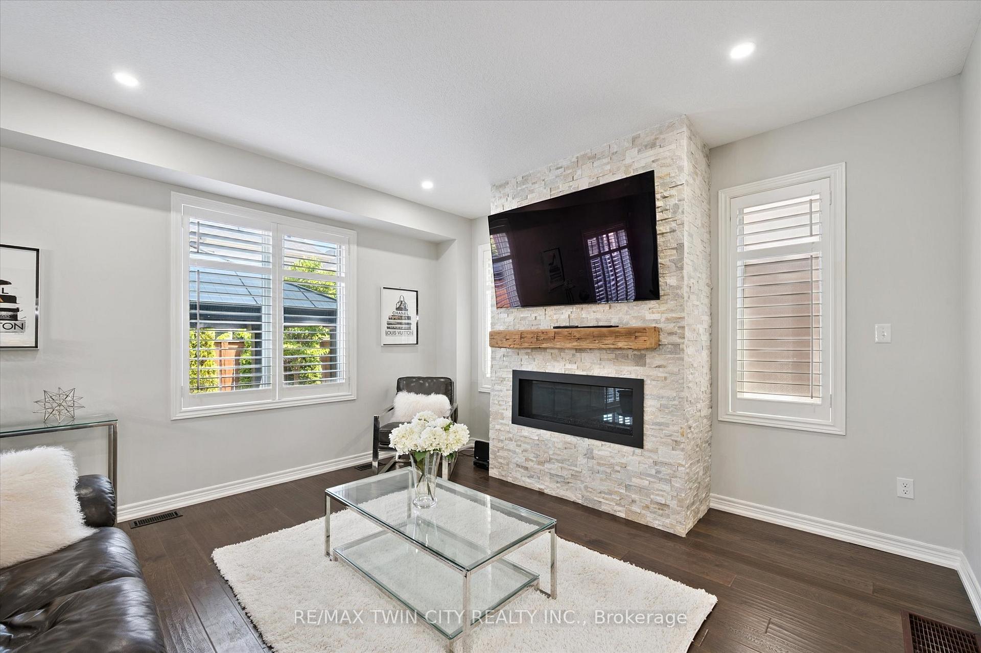 Photo 13 of 79 Padua Crescent, Hamilton, Lakeshore — HOMEH