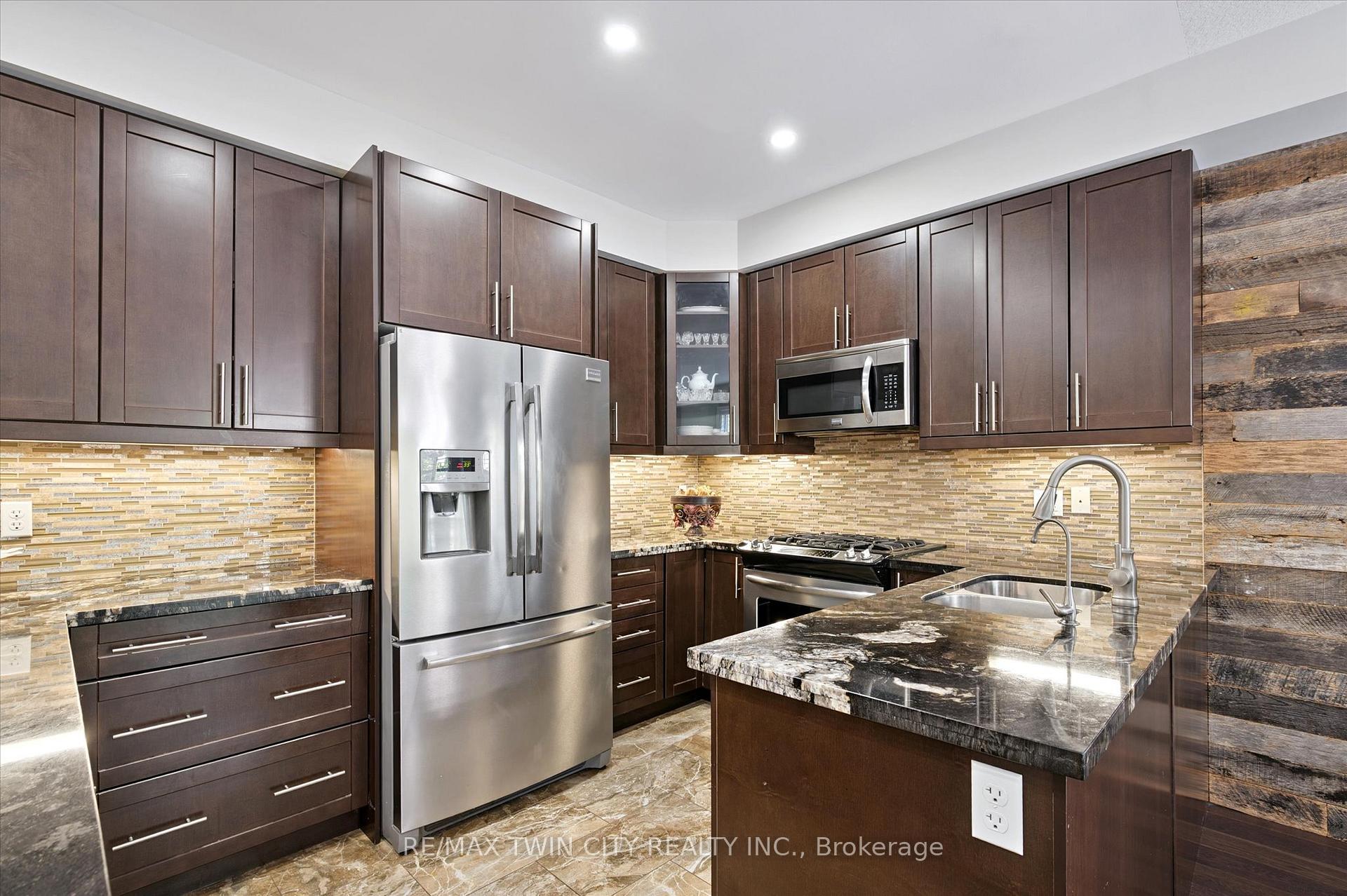 Photo 16 of 79 Padua Crescent, Hamilton, Lakeshore — HOMEH