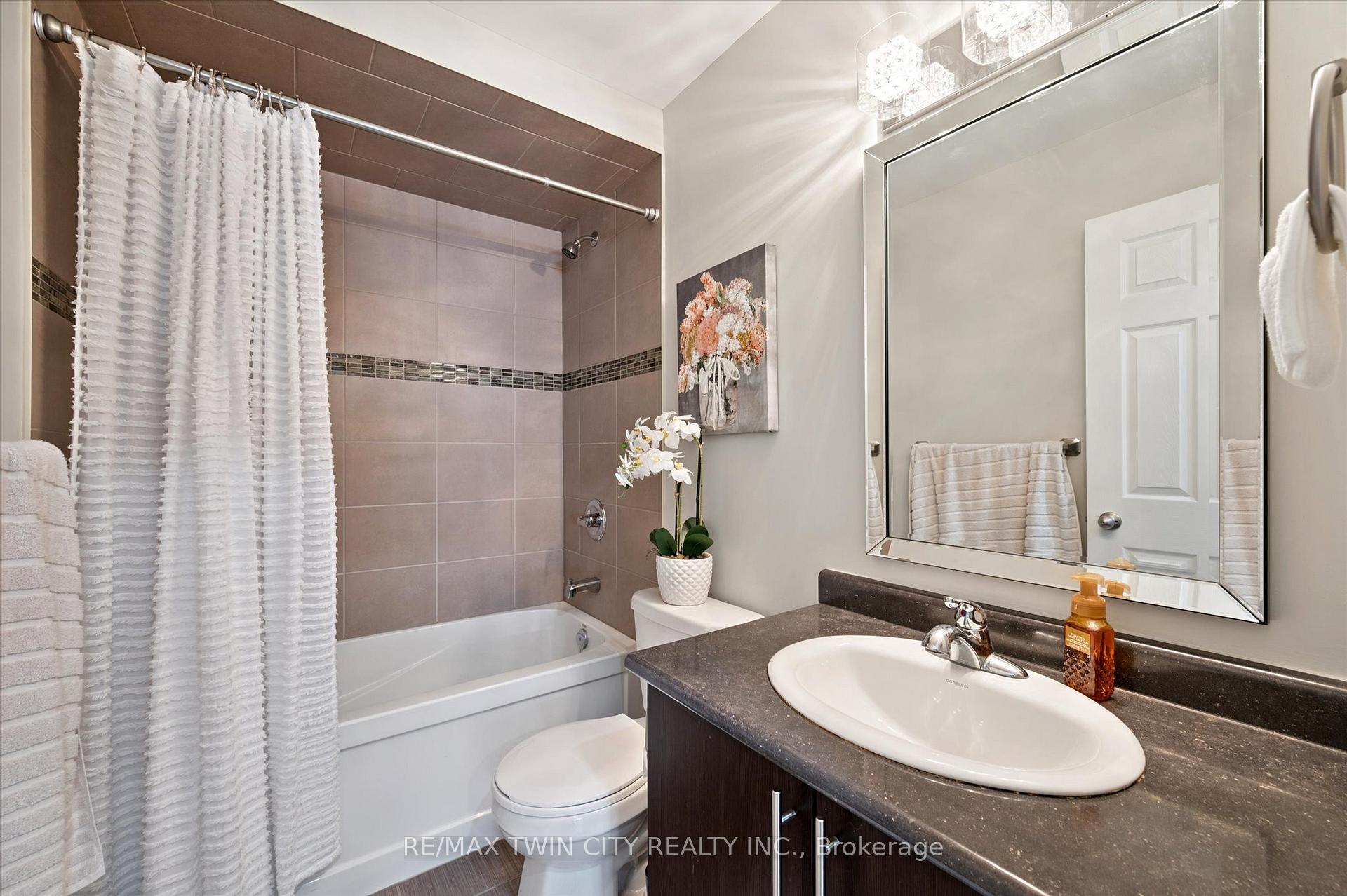 Photo 26 of 79 Padua Crescent, Hamilton, Lakeshore — HOMEH
