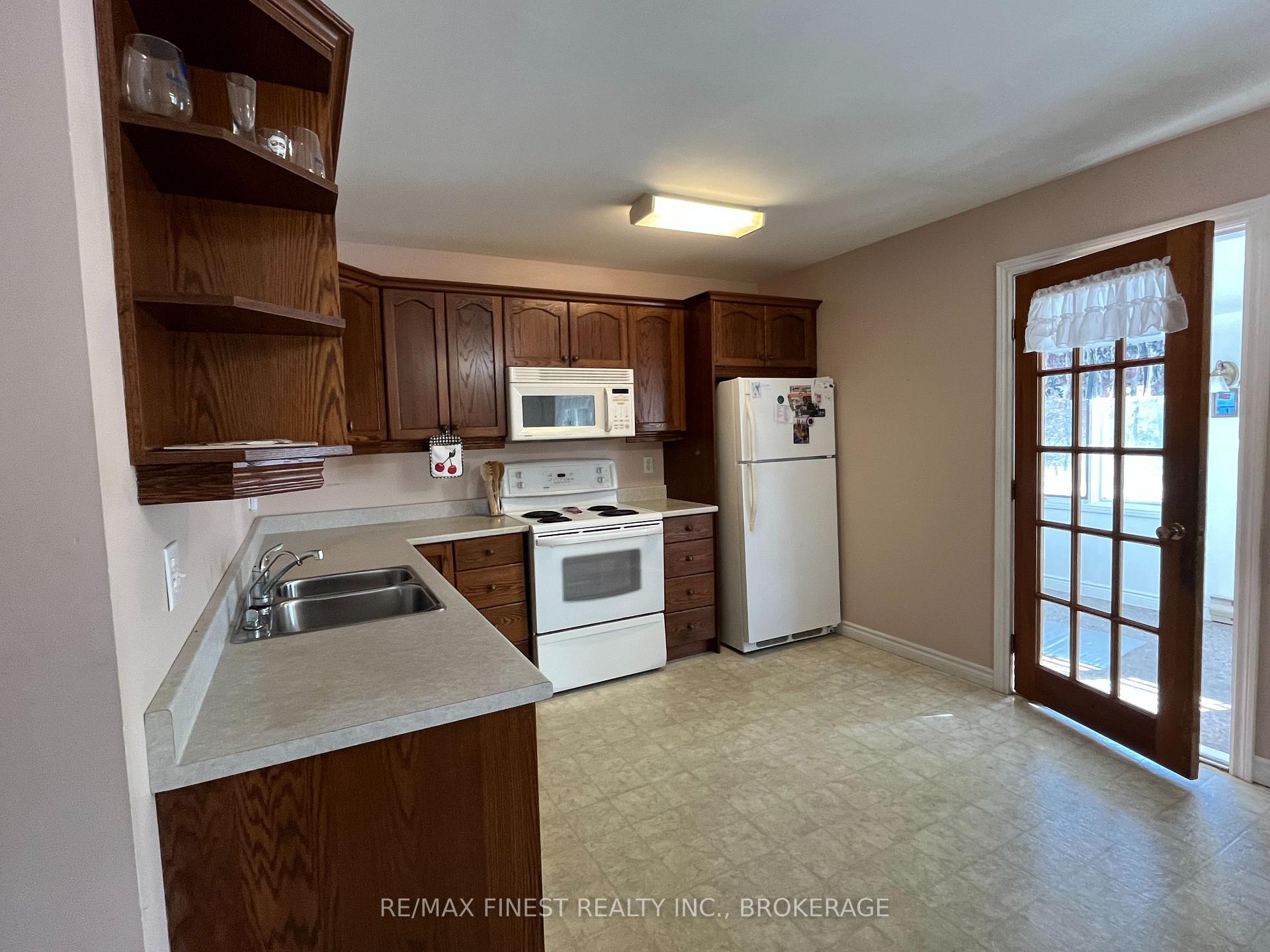 Photo 10 of 11594 County Road 38, Frontenac, Frontenac Centre — HOMEH
