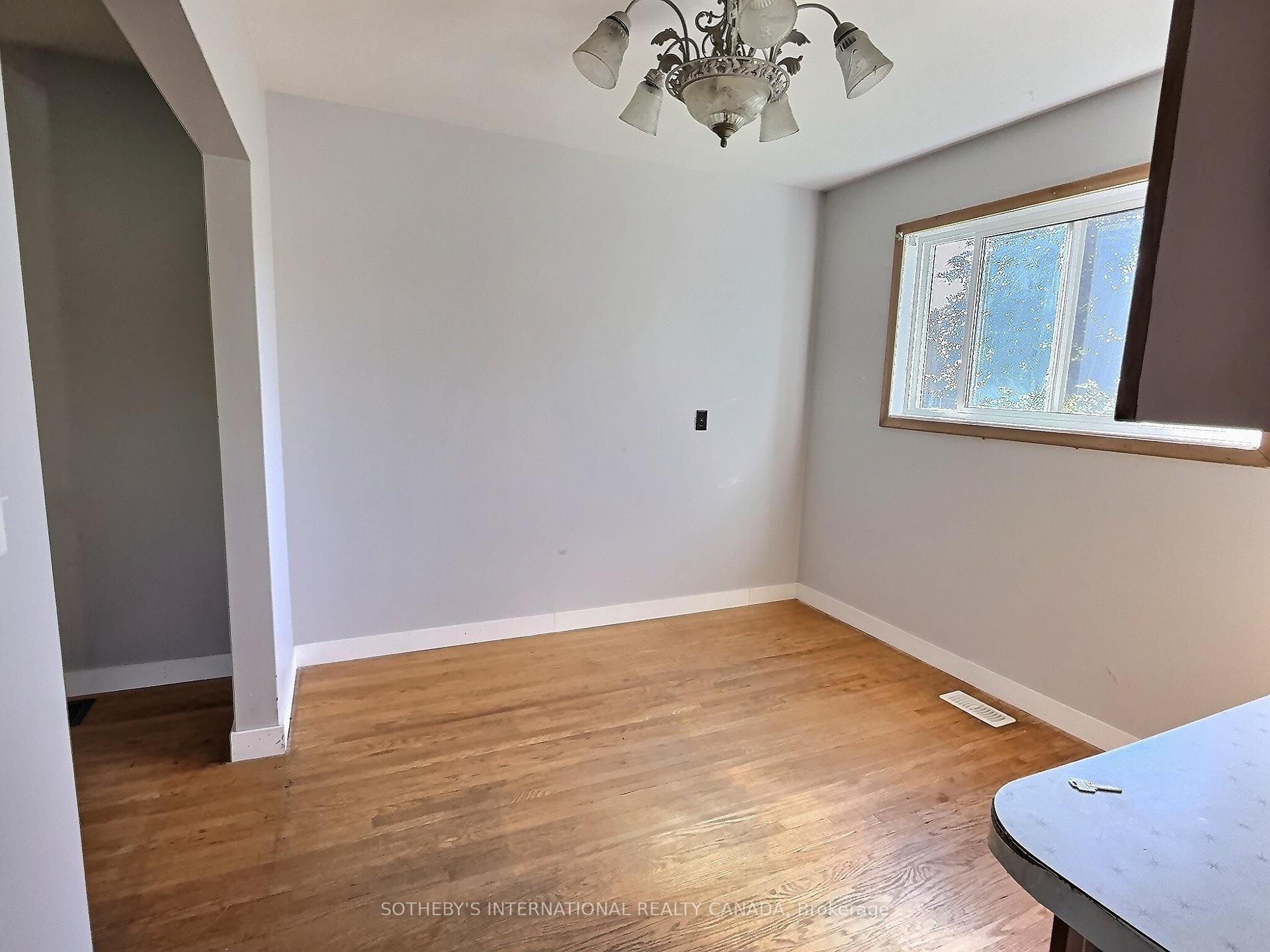 Photo 5 of 27 Hilltop Drive, Cambridge — HOMEH