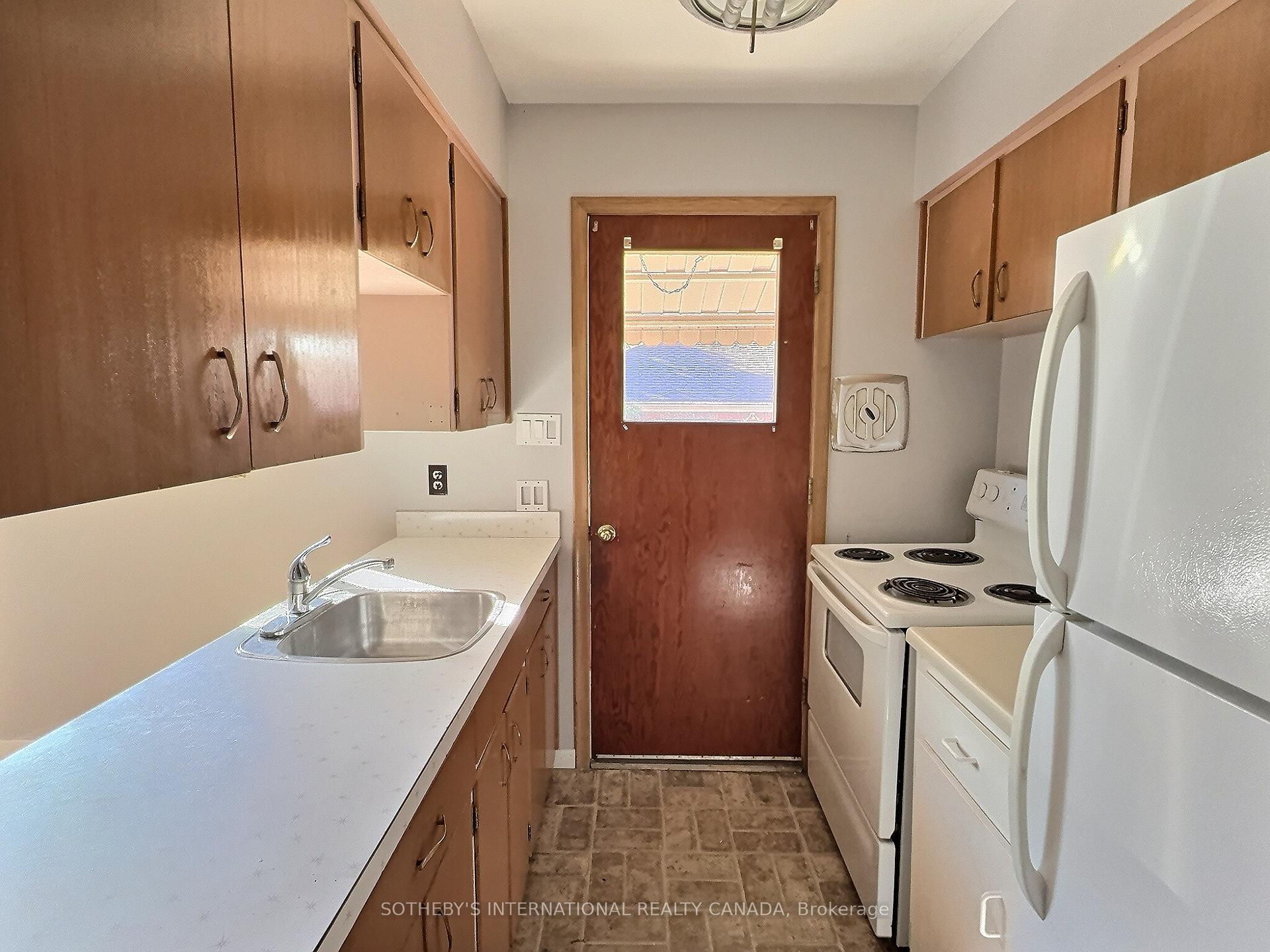 Photo 6 of 27 Hilltop Drive, Cambridge — HOMEH