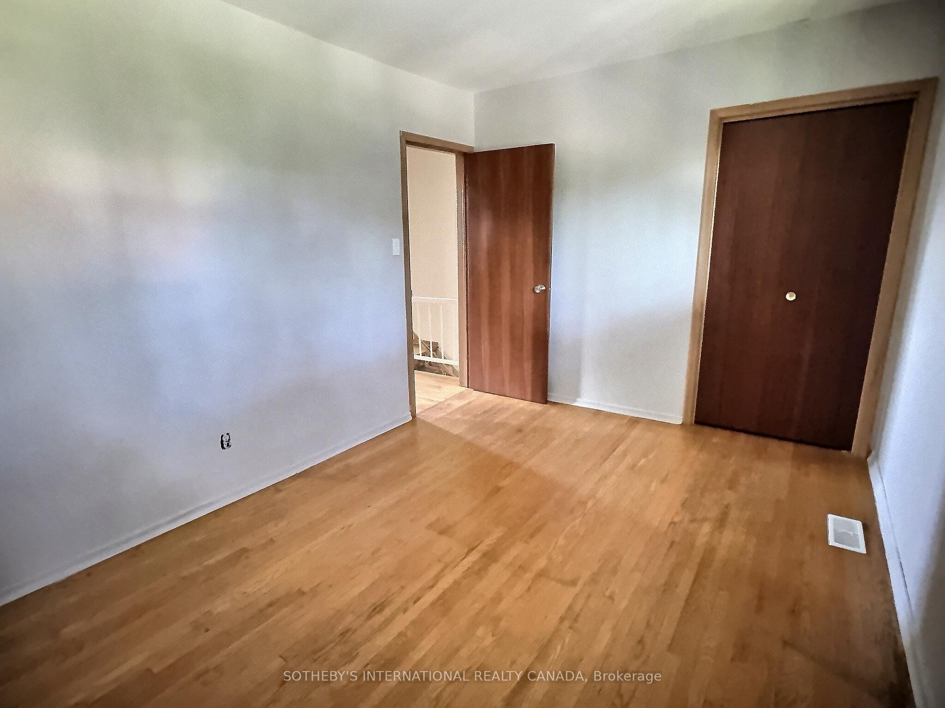 Photo 11 of 27 Hilltop Drive, Cambridge — HOMEH