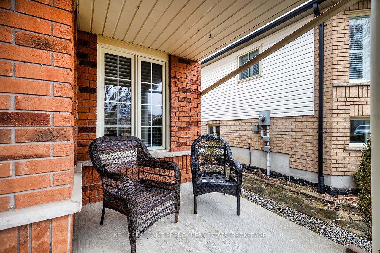 Photo 3 of 42 Goodwin Avenue, Clarington, Bowmanville — HOMEH