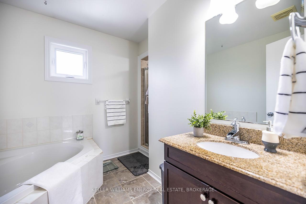 Photo 19 of 42 Goodwin Avenue, Clarington, Bowmanville — HOMEH