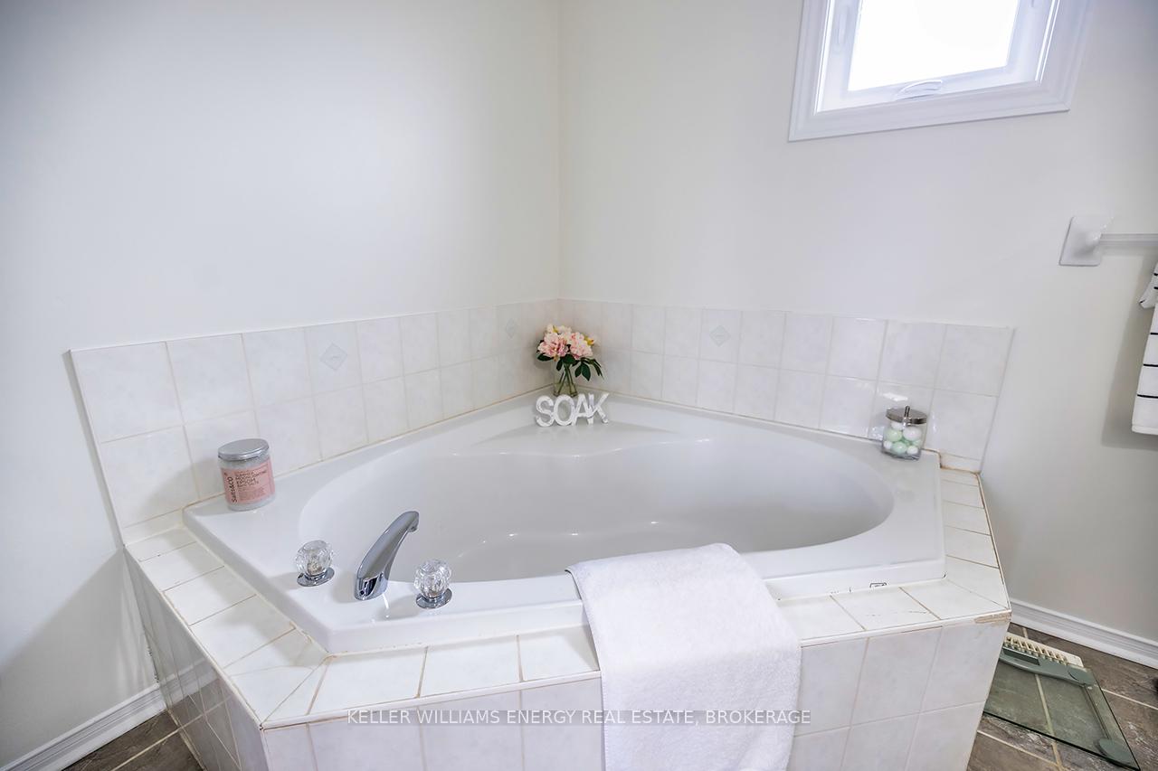 Photo 21 of 42 Goodwin Avenue, Clarington, Bowmanville — HOMEH