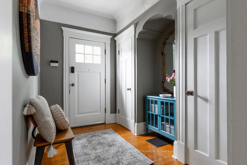 Photo 3 of 431 Dundurn Street S, Hamilton, Kirkendall — HOMEH