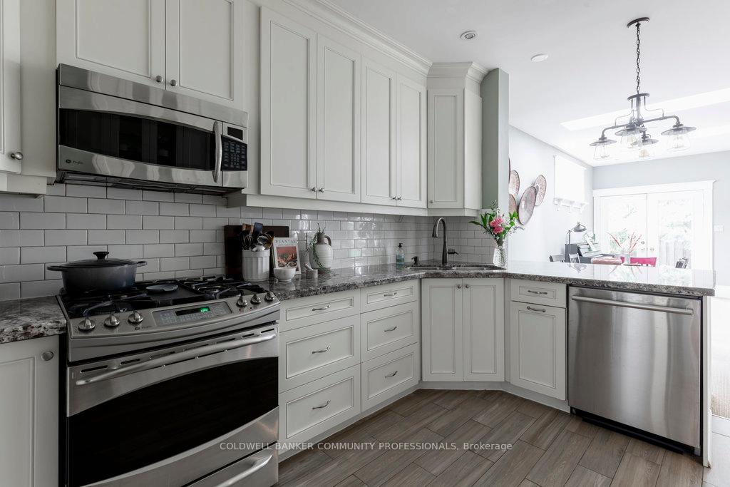 Photo 15 of 431 Dundurn Street S, Hamilton, Kirkendall — HOMEH