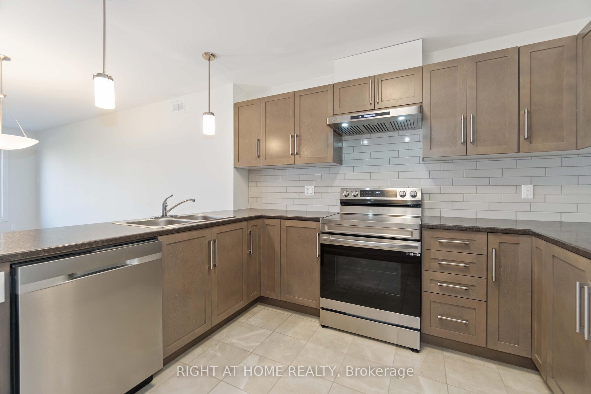 Photo 7 of 122 Dowdall Circle, Carleton Place — HOMEH