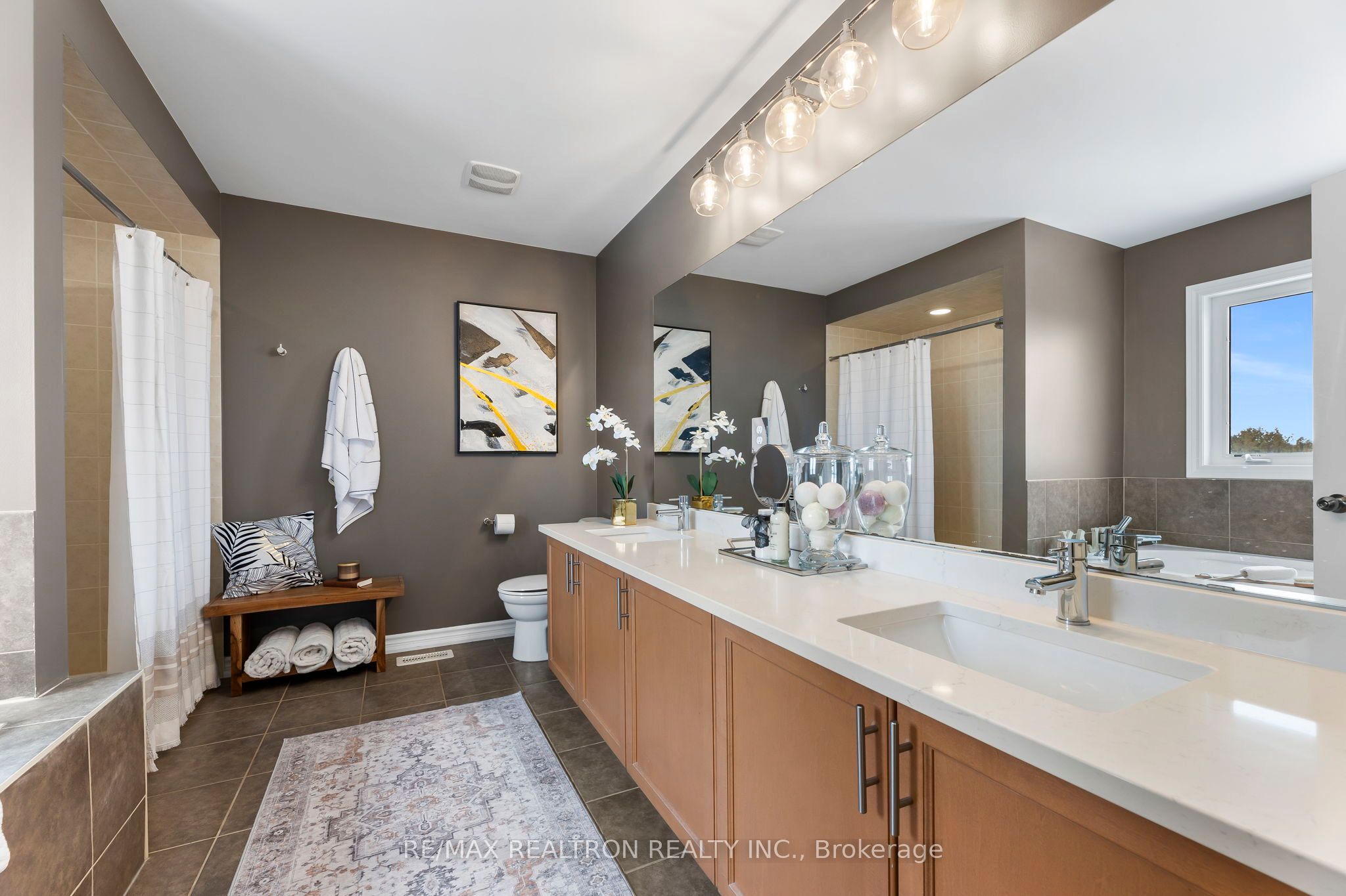 Photo 64 of 134 Dolman Street, Woolwich, Breslau — HOMEH